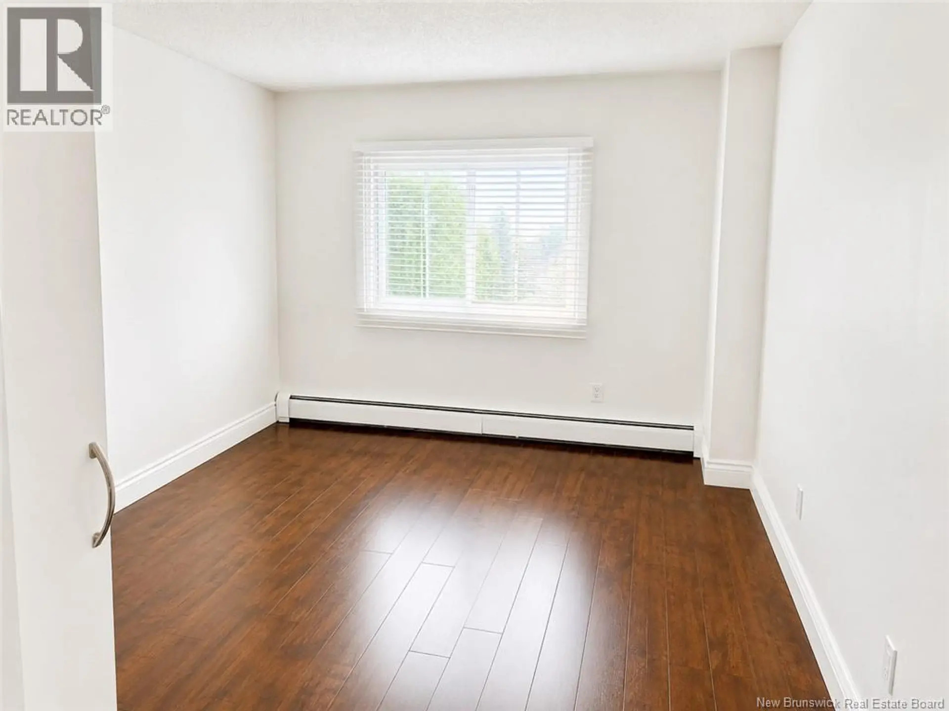 #304 310 Woodward Avenue - Image 12