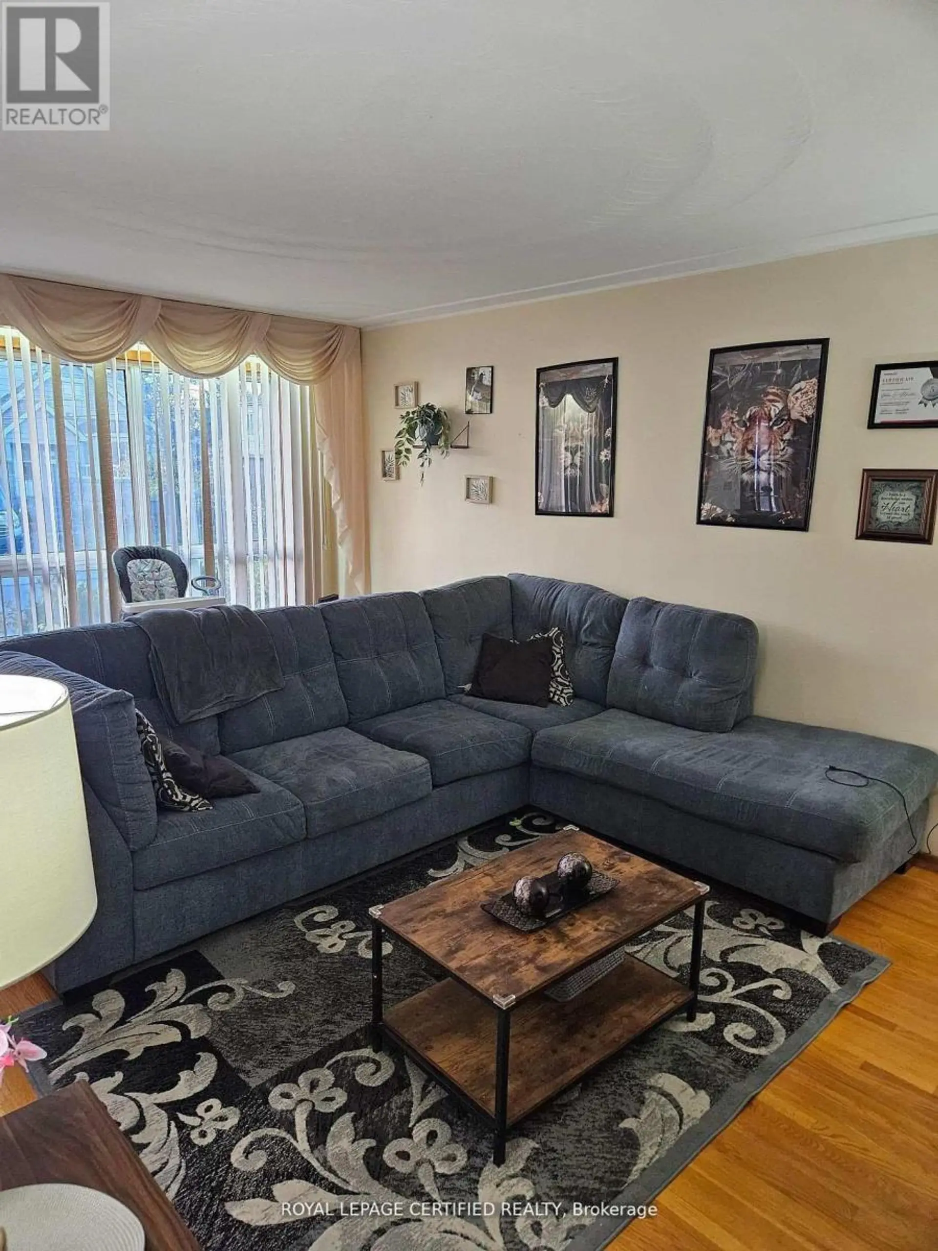 197 CRAIGROYSTON ROAD - Image 2
