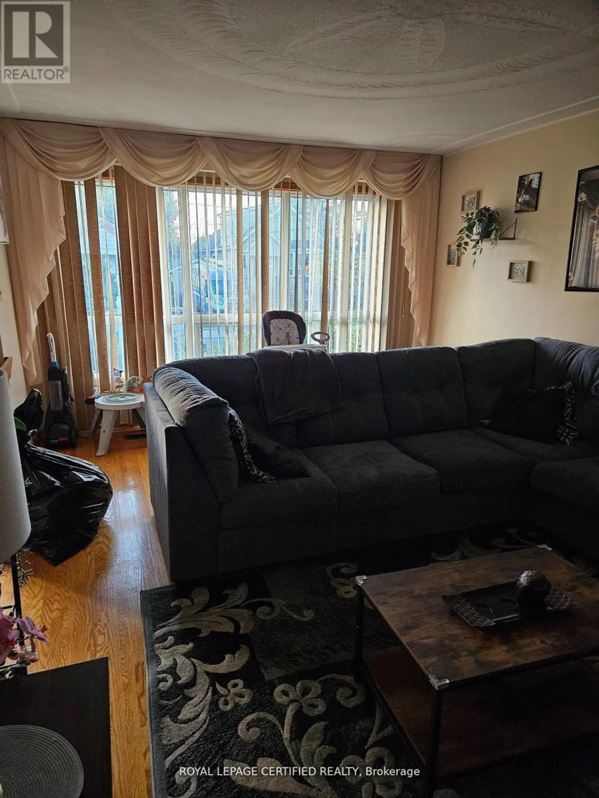 197 CRAIGROYSTON ROAD - Image 4