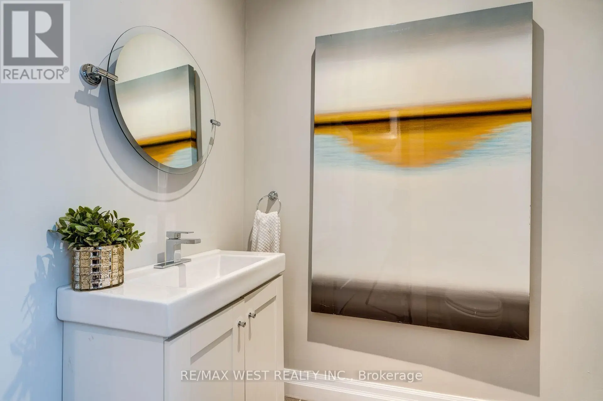413 LESLIE STREET - Image 3