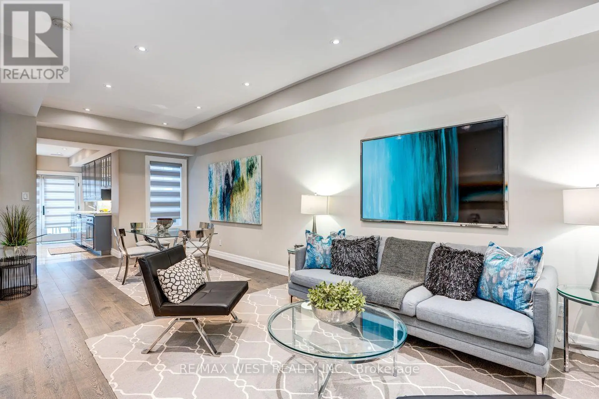 413 LESLIE STREET - Image 4