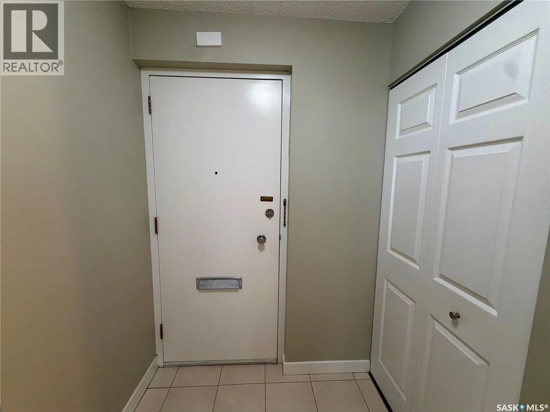 #206 4615 Rae STREET - Image 2