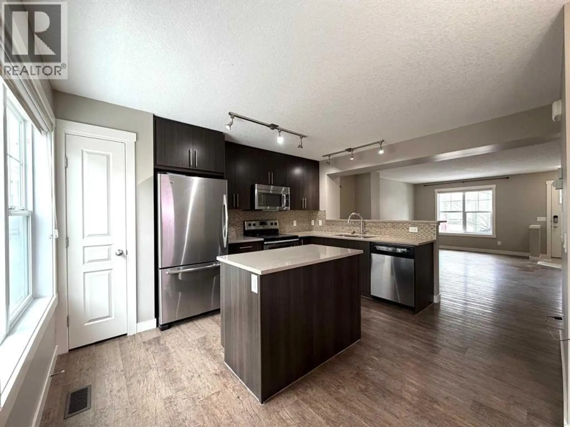 947 Mckenzie Towne Manor SE - Image 3