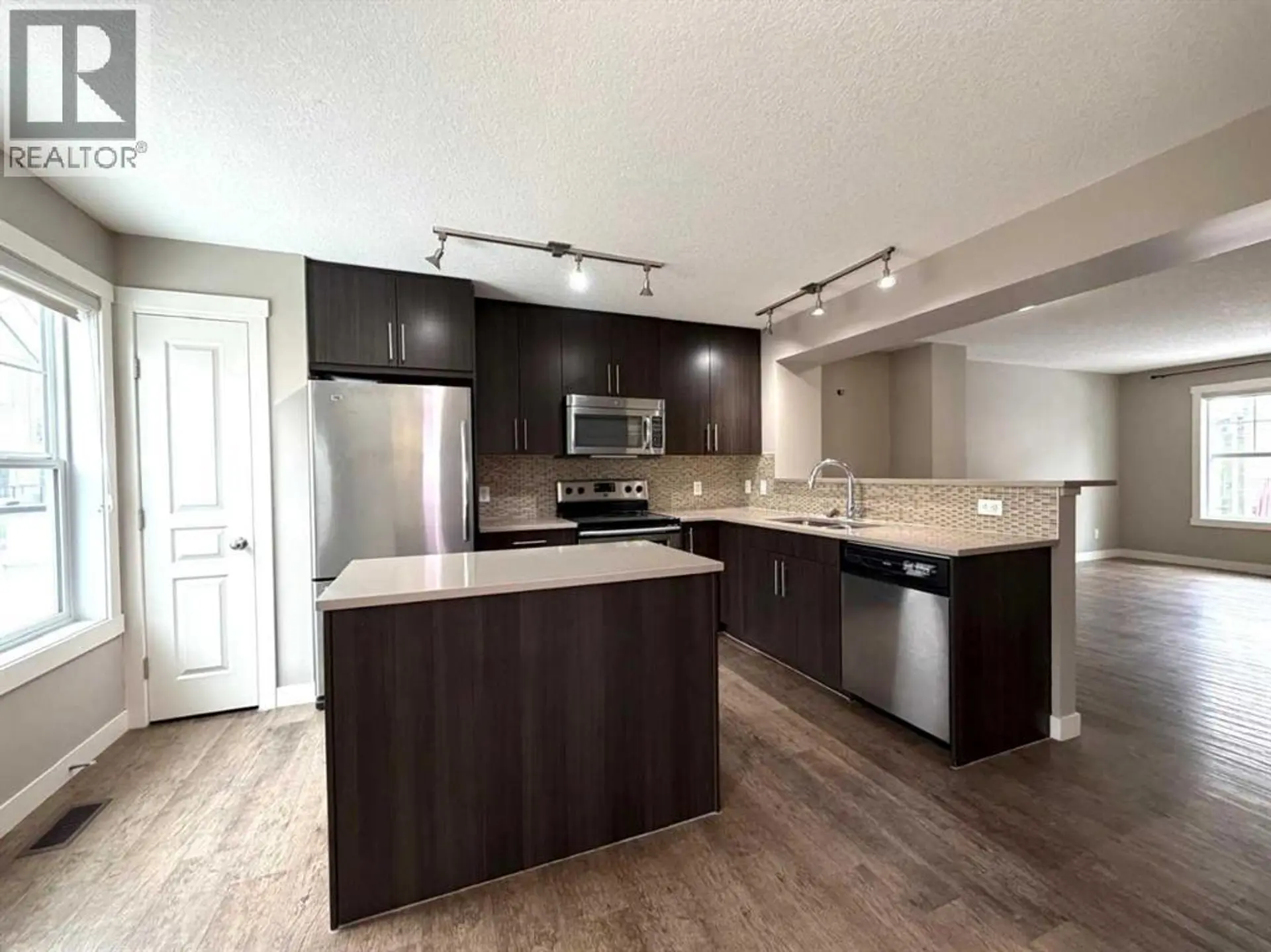947 Mckenzie Towne Manor SE - Image 5