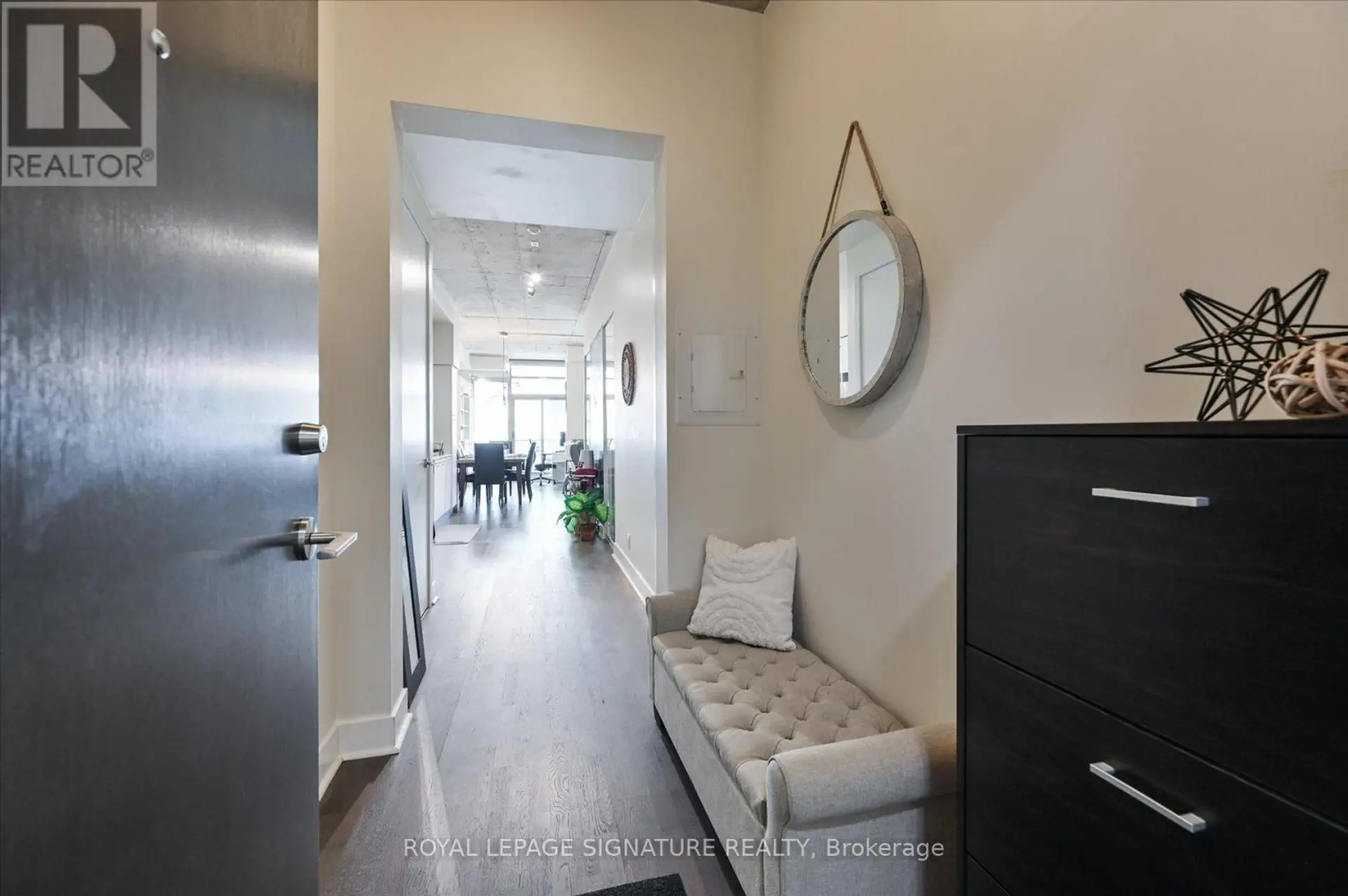 #420 399 ADELAIDE STREET W - Image 4