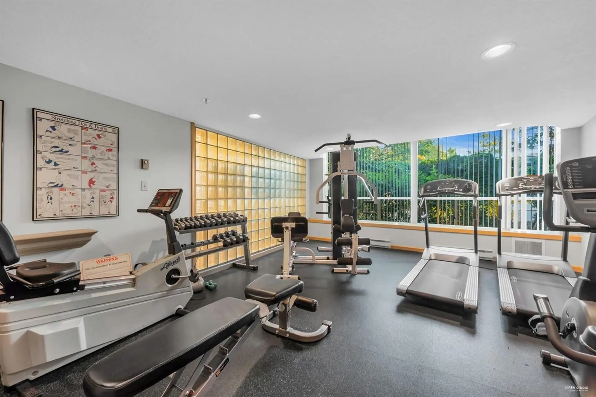 #903 995 Roche Point Drive - Image 15