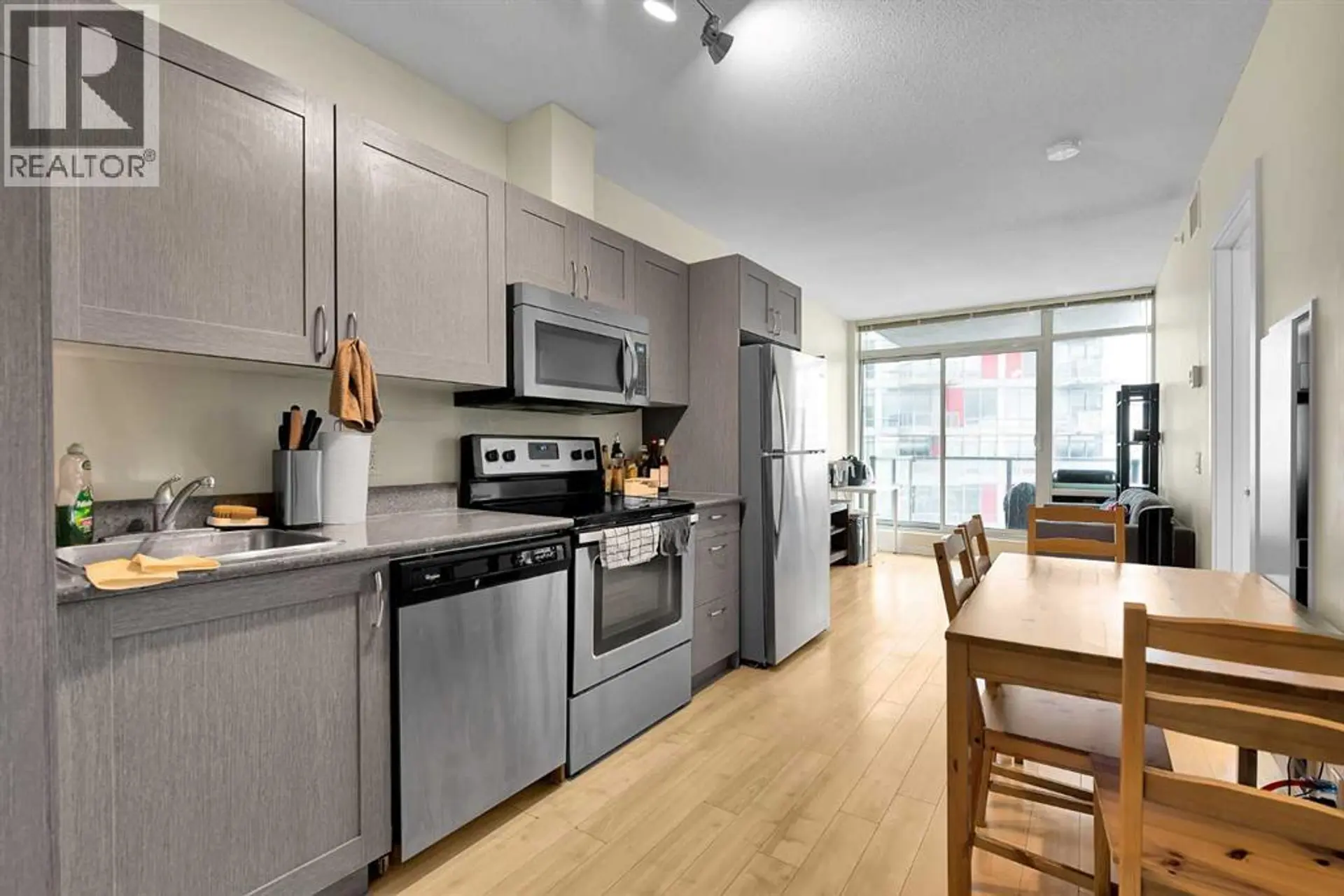 #804 30 Brentwood Common NW - Image 2