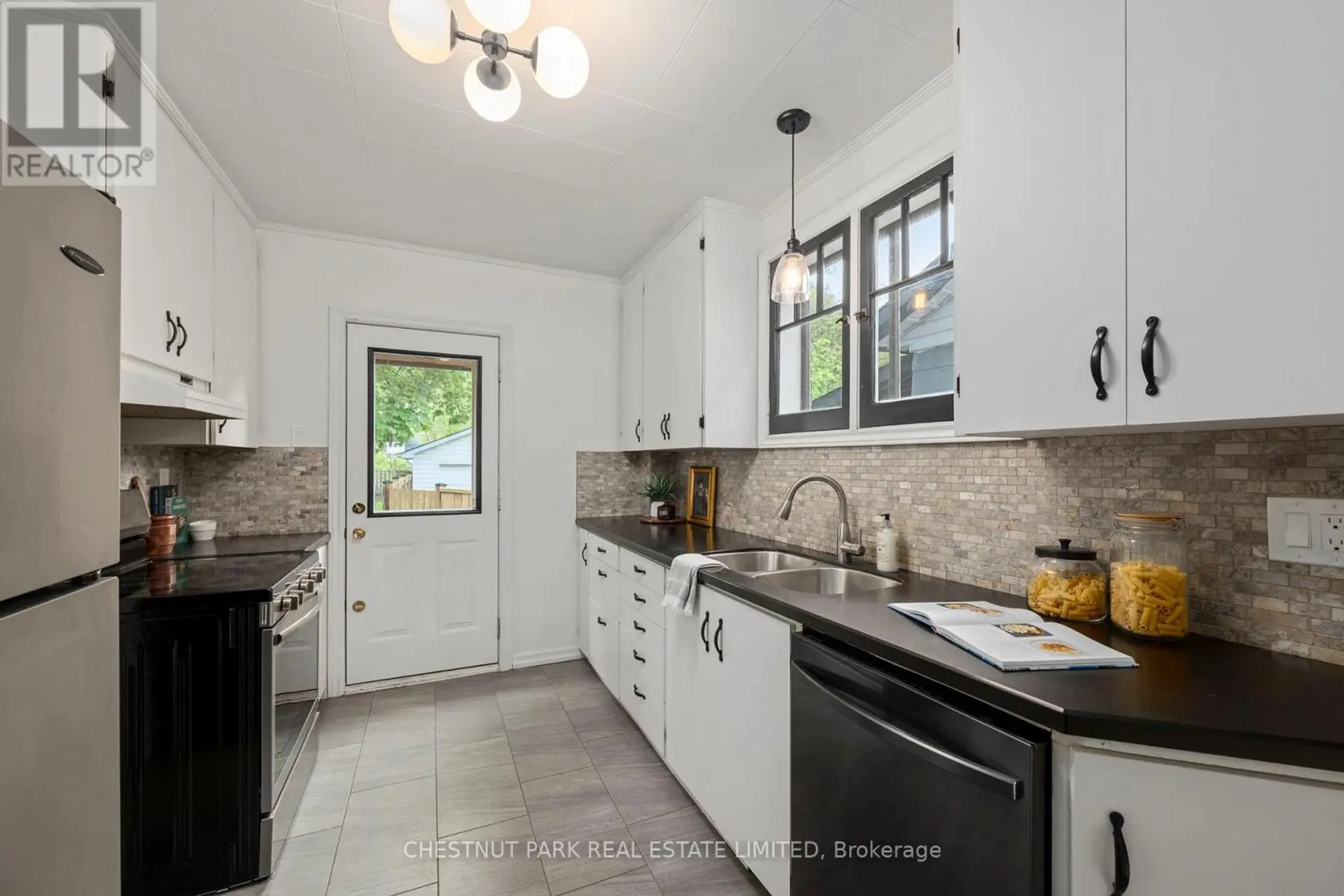 94 BRISCOE STREET E - Image 7