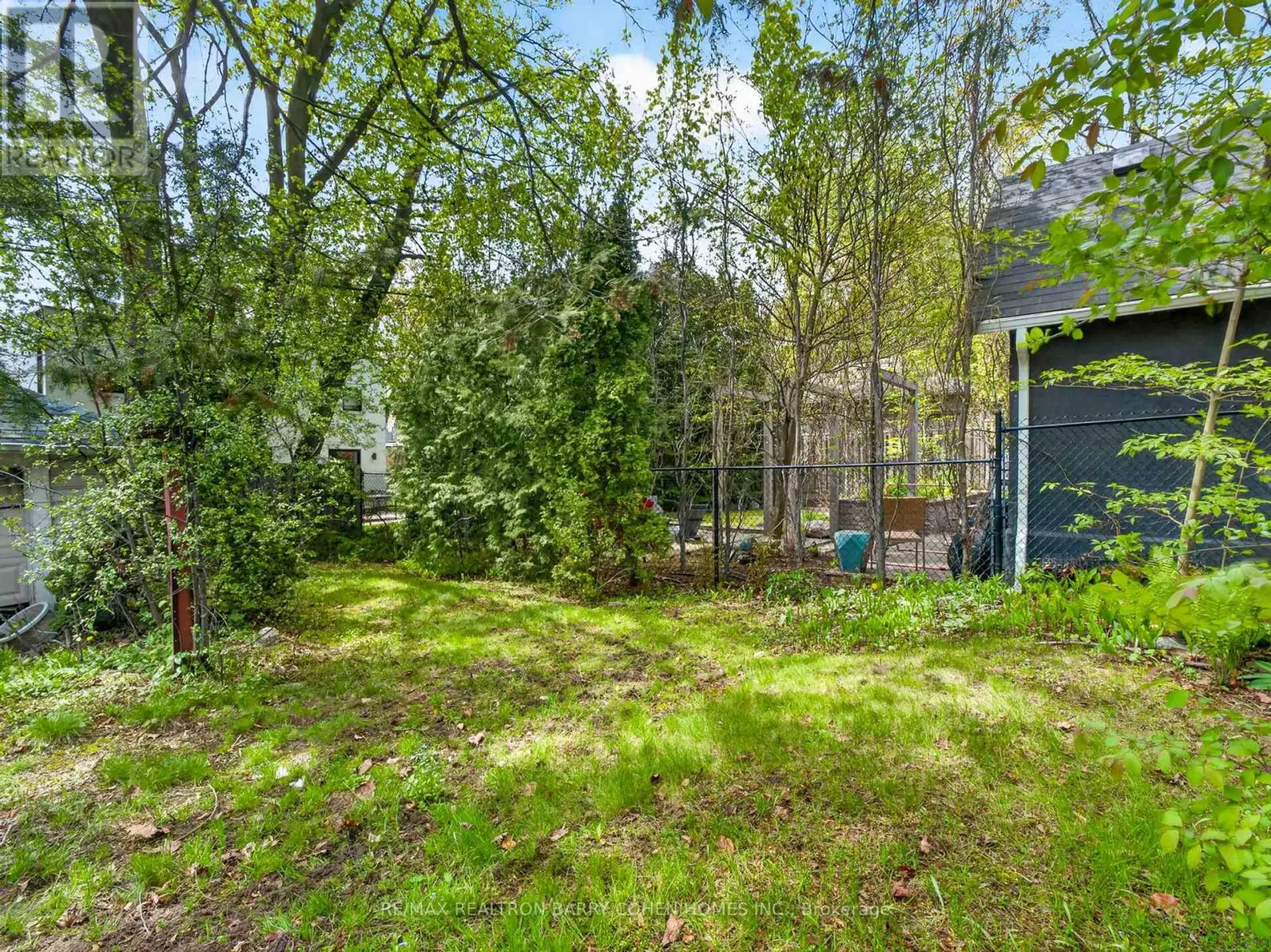 12 STIBBARD AVENUE - Image 17