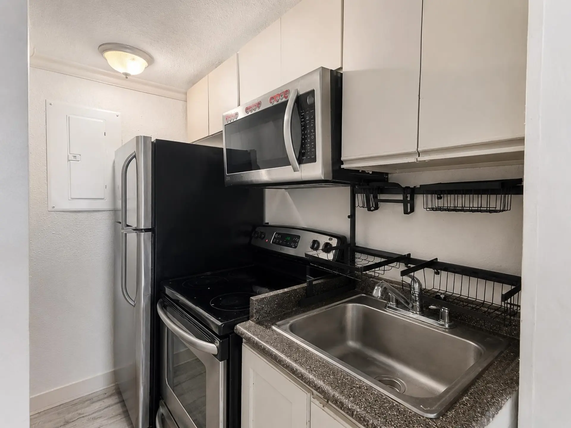 14188 77 Avenue - Image 16