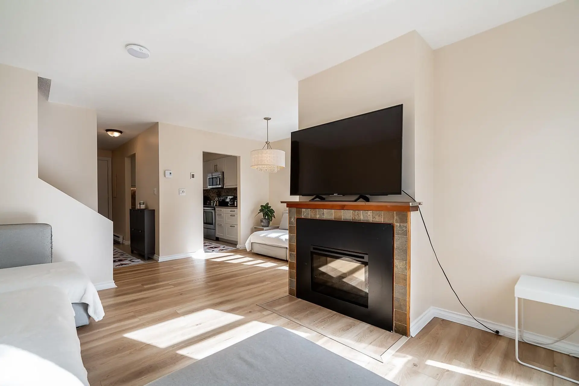 #42 900 W 17th Street - Image 6