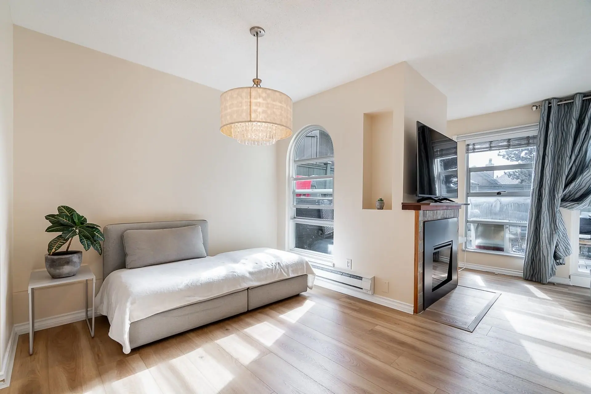 #42 900 W 17th Street - Image 5