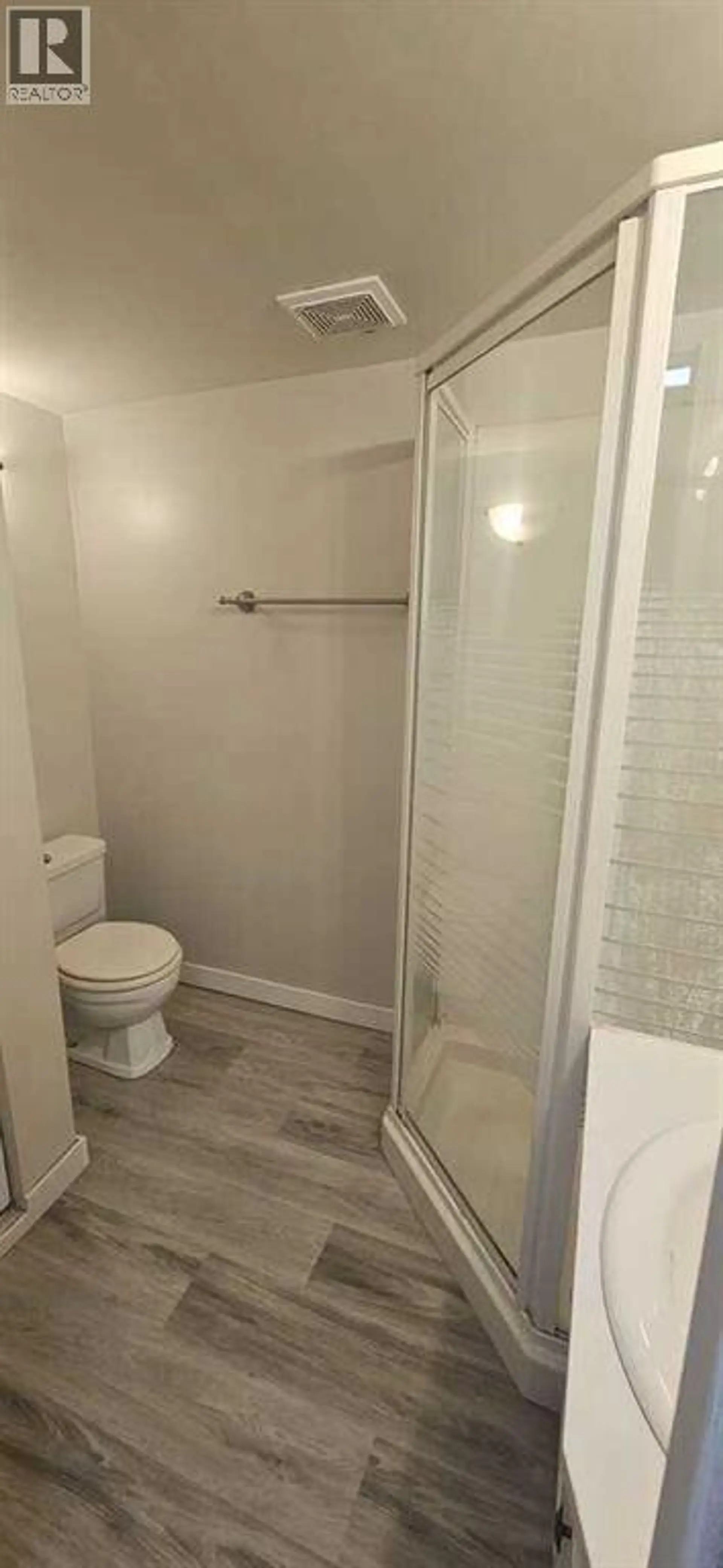 5489 51 Avenue - Image 10