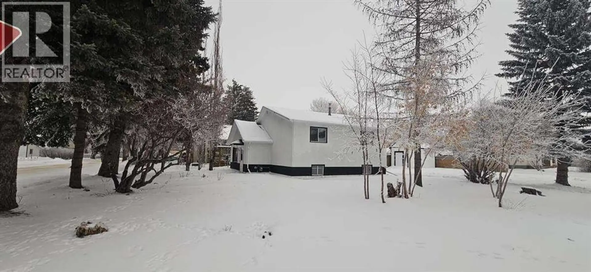 5489 51 Avenue - Image 2