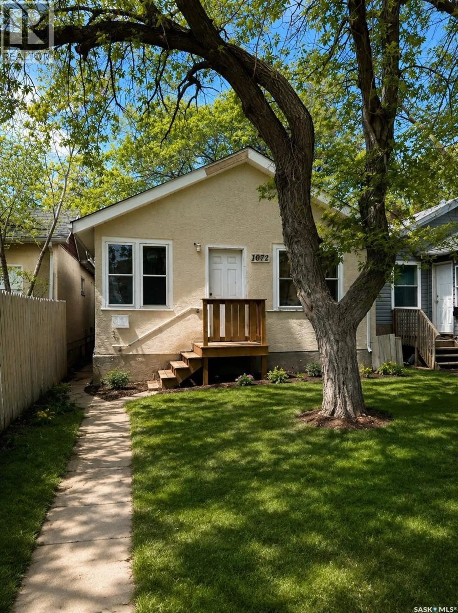 1072 Argyle STREET - Image 1