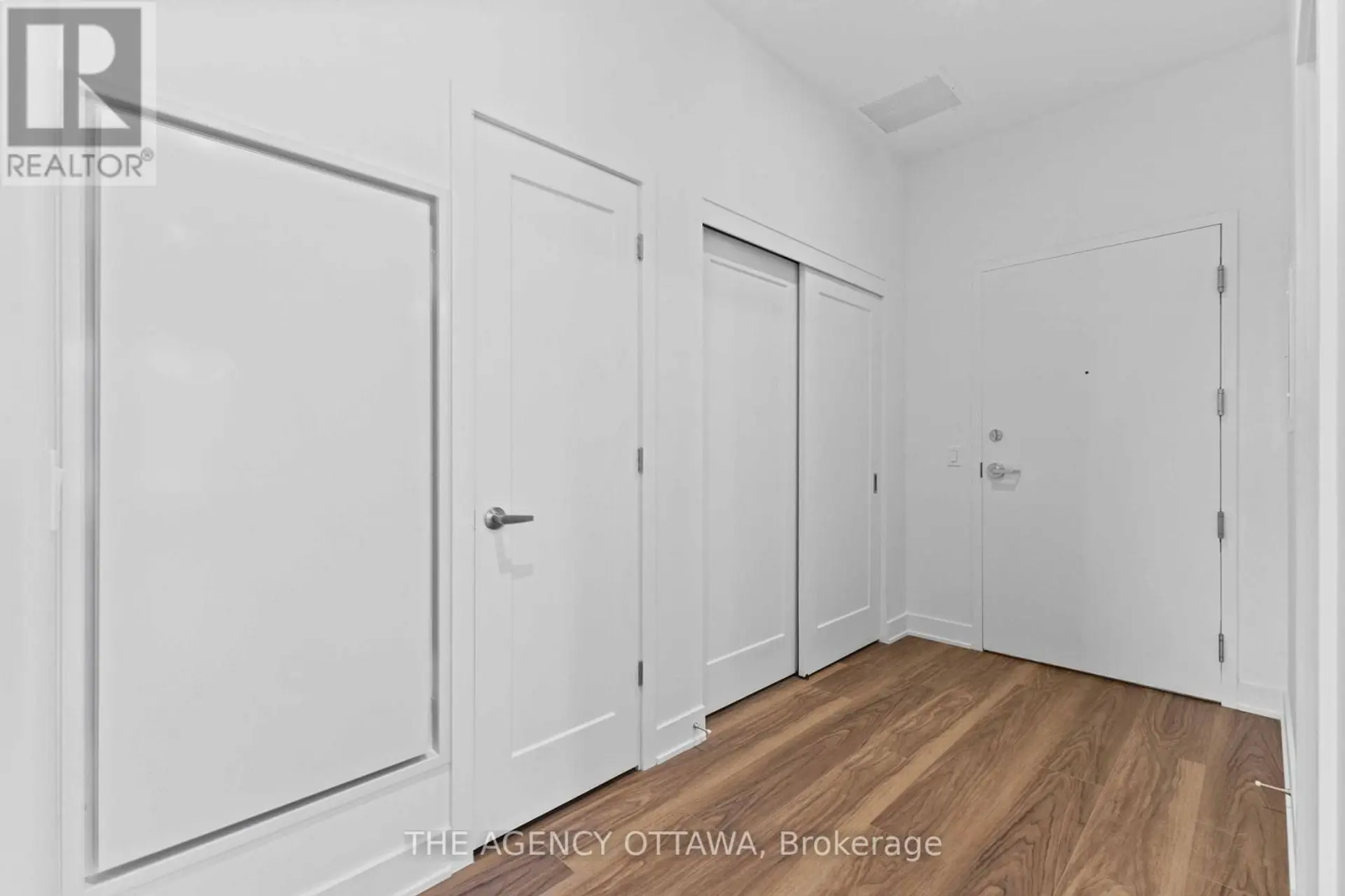 #304 3071 RIVERSIDE DRIVE - Image 12