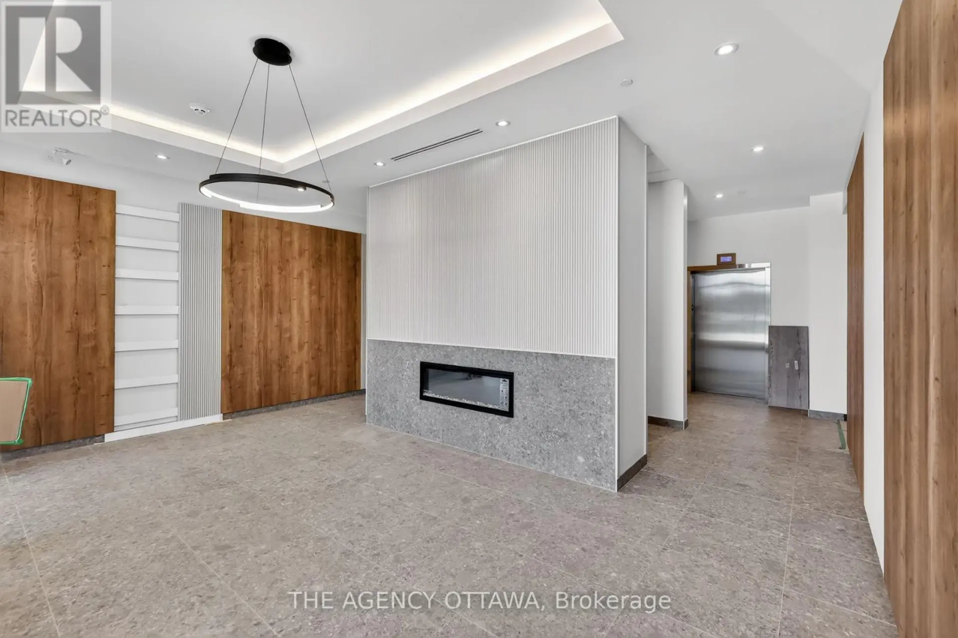 #304 3071 RIVERSIDE DRIVE - Image 4