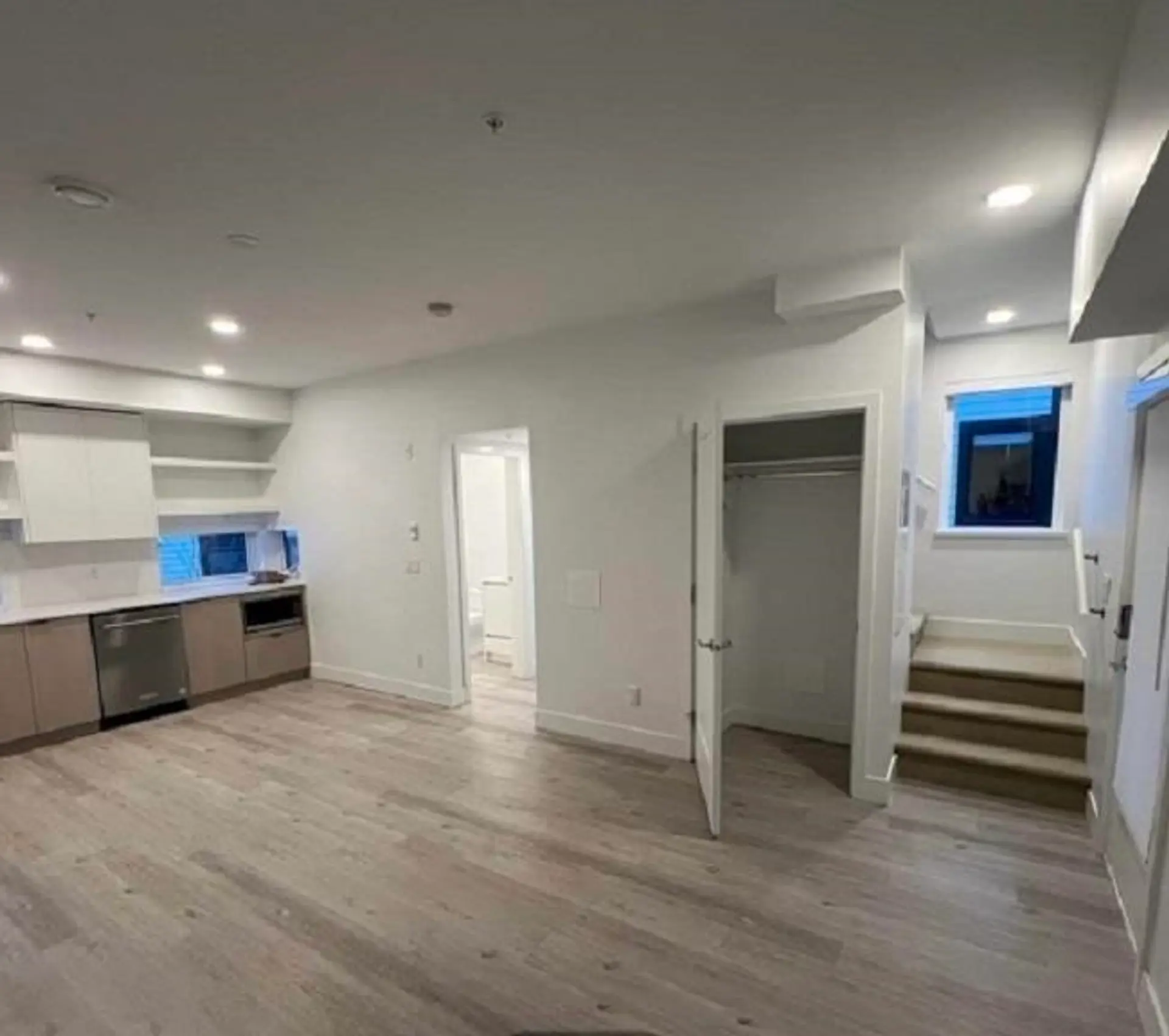 #205 1306 Laval Square - Image 9