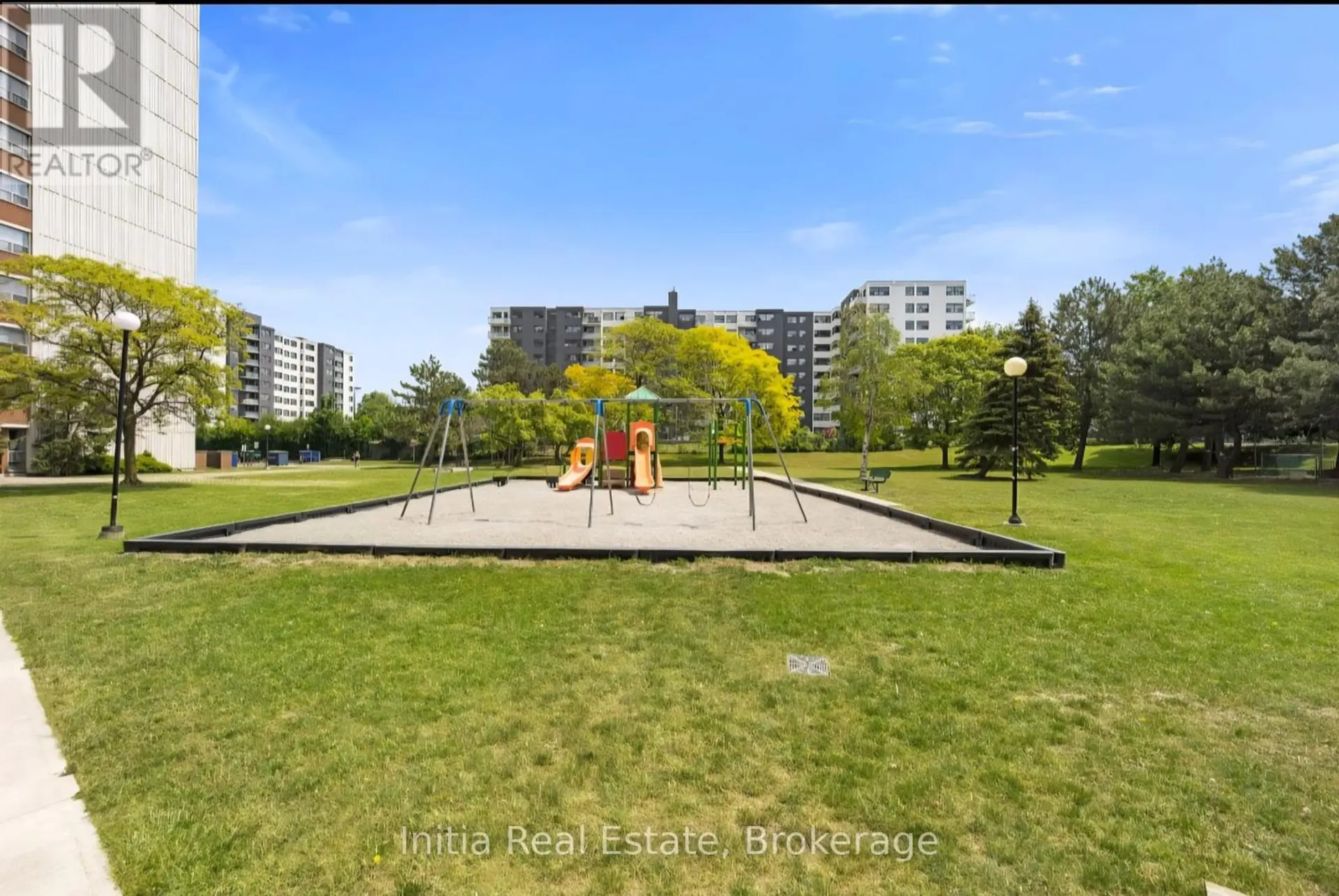 #406 25 SILVER SPRINGS BOULEVARD - Image 11