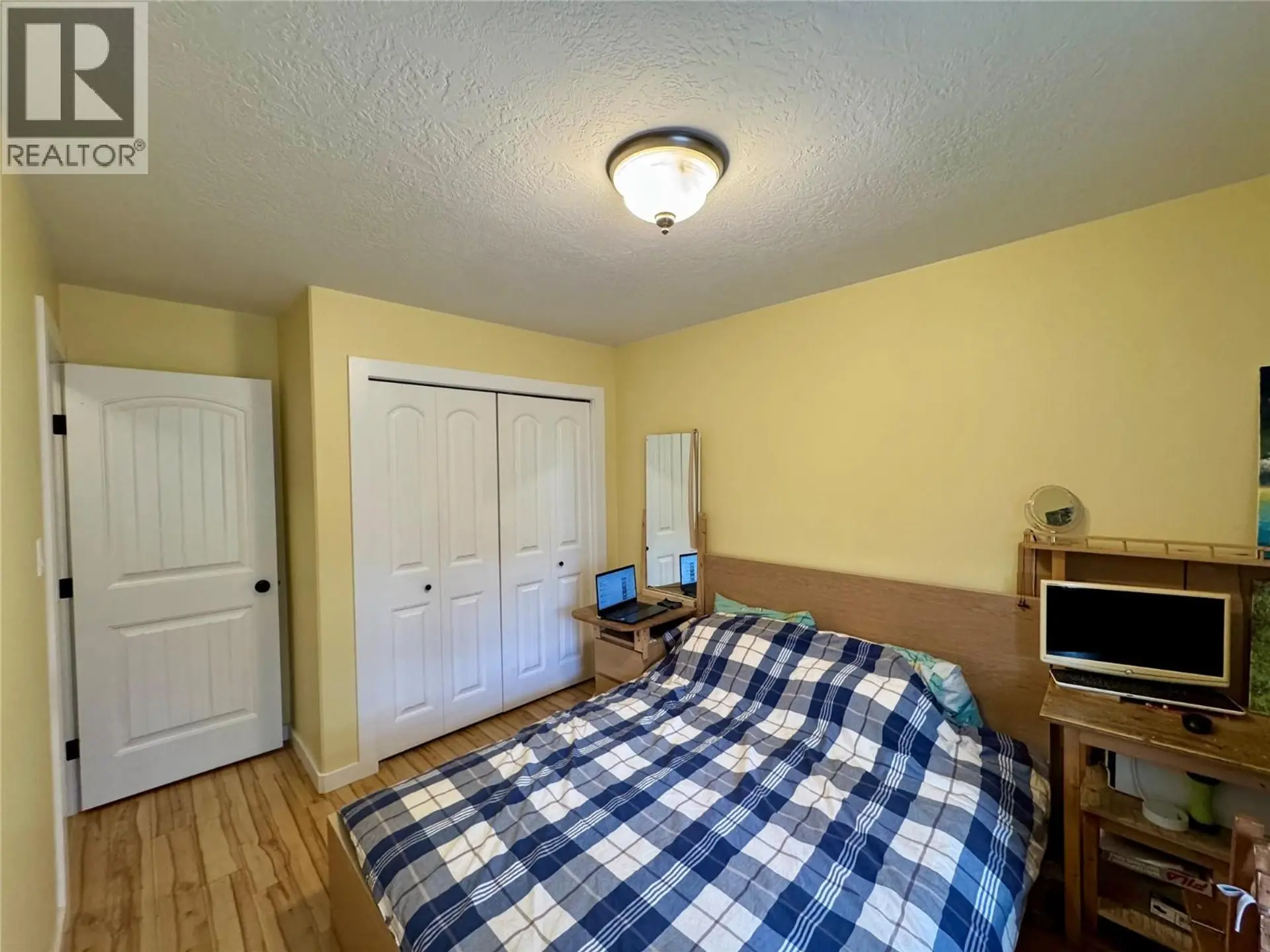 704 99 Avenue - Image 11