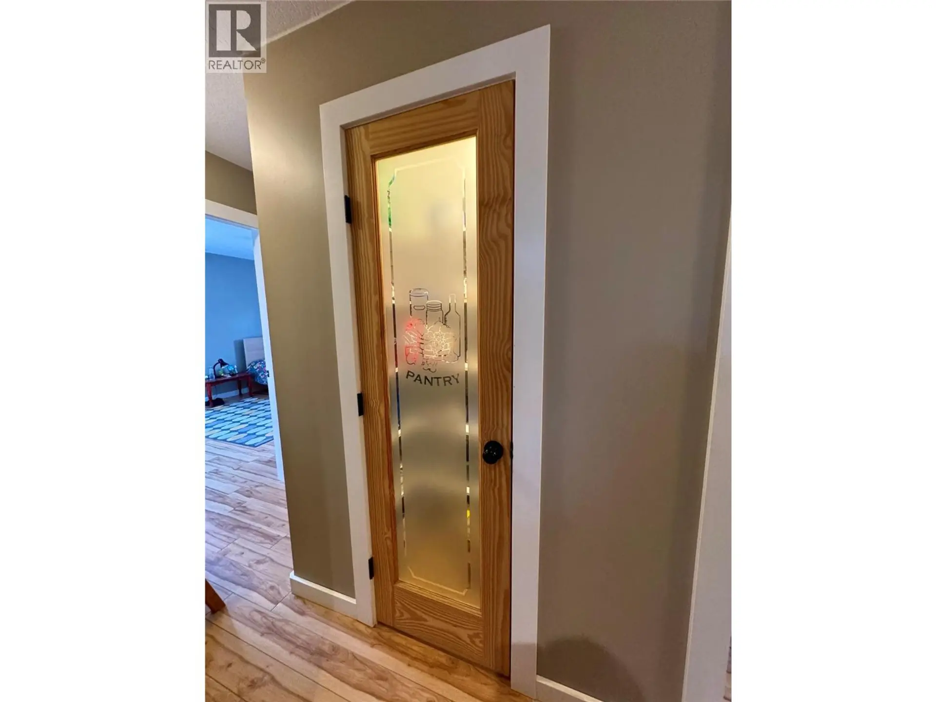 704 99 Avenue - Image 6