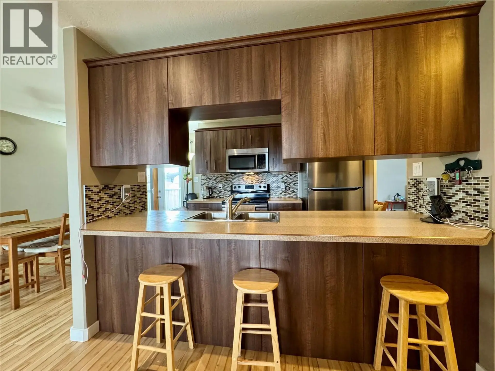 704 99 Avenue - Image 4