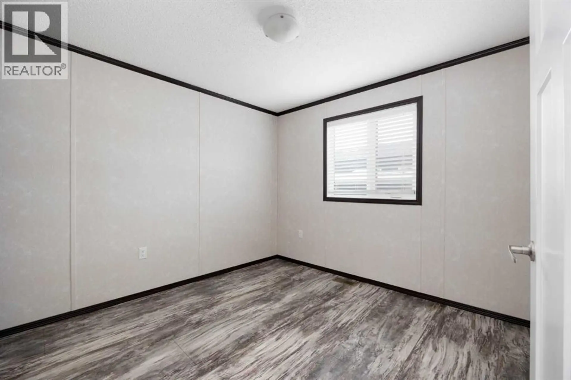 725 Beacon Hill Drive - Image 10