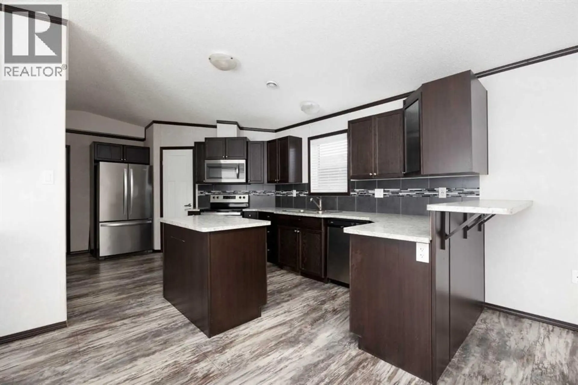 725 Beacon Hill Drive - Image 2