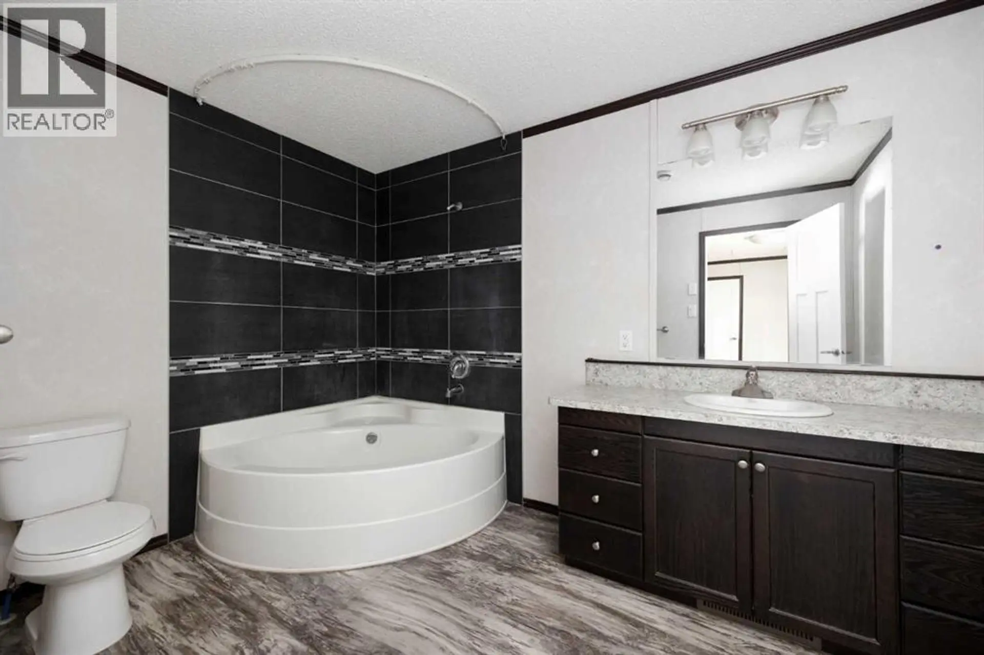 725 Beacon Hill Drive - Image 8