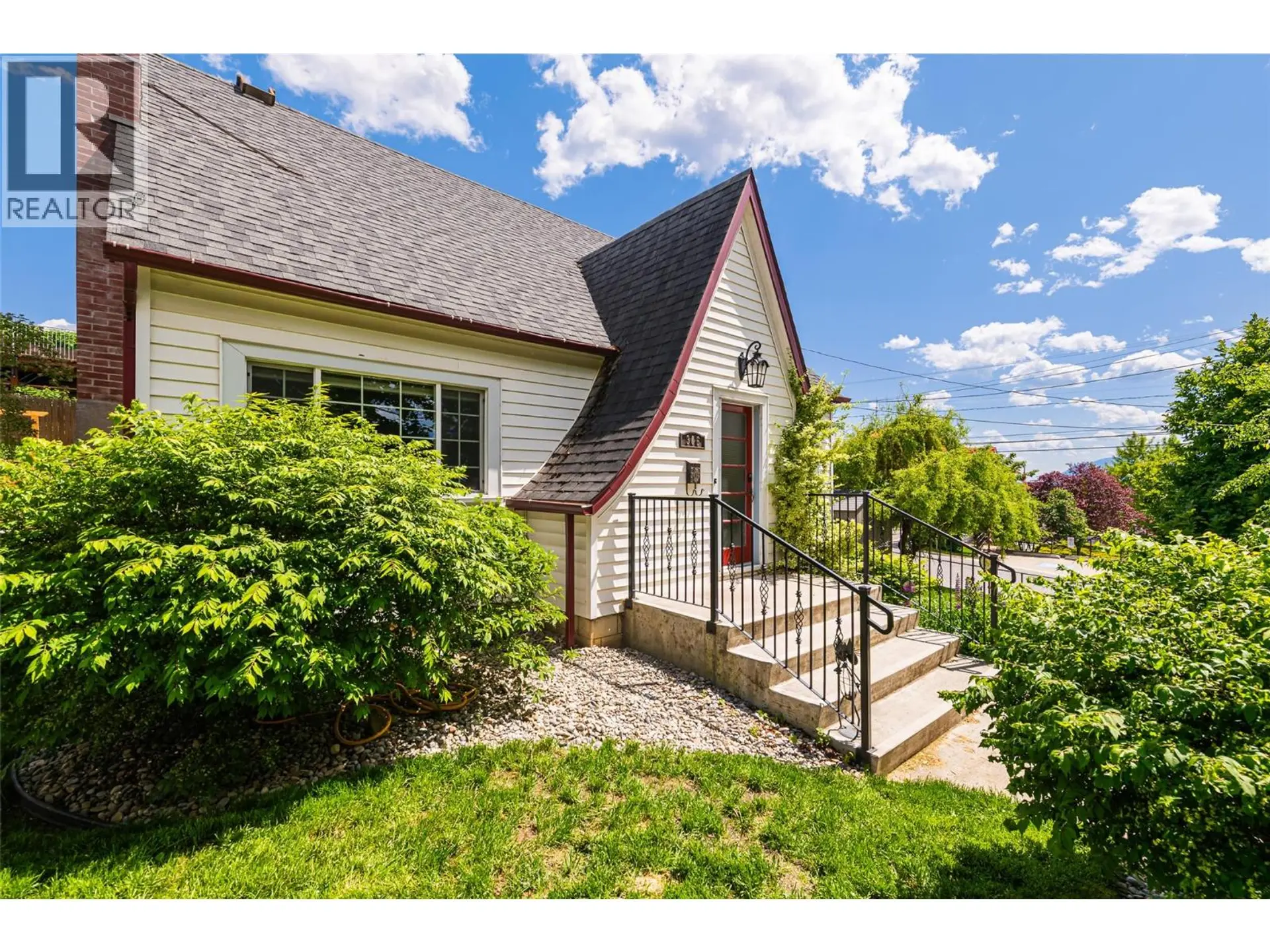 Property at 306 10th Avenue N, Creston, BC