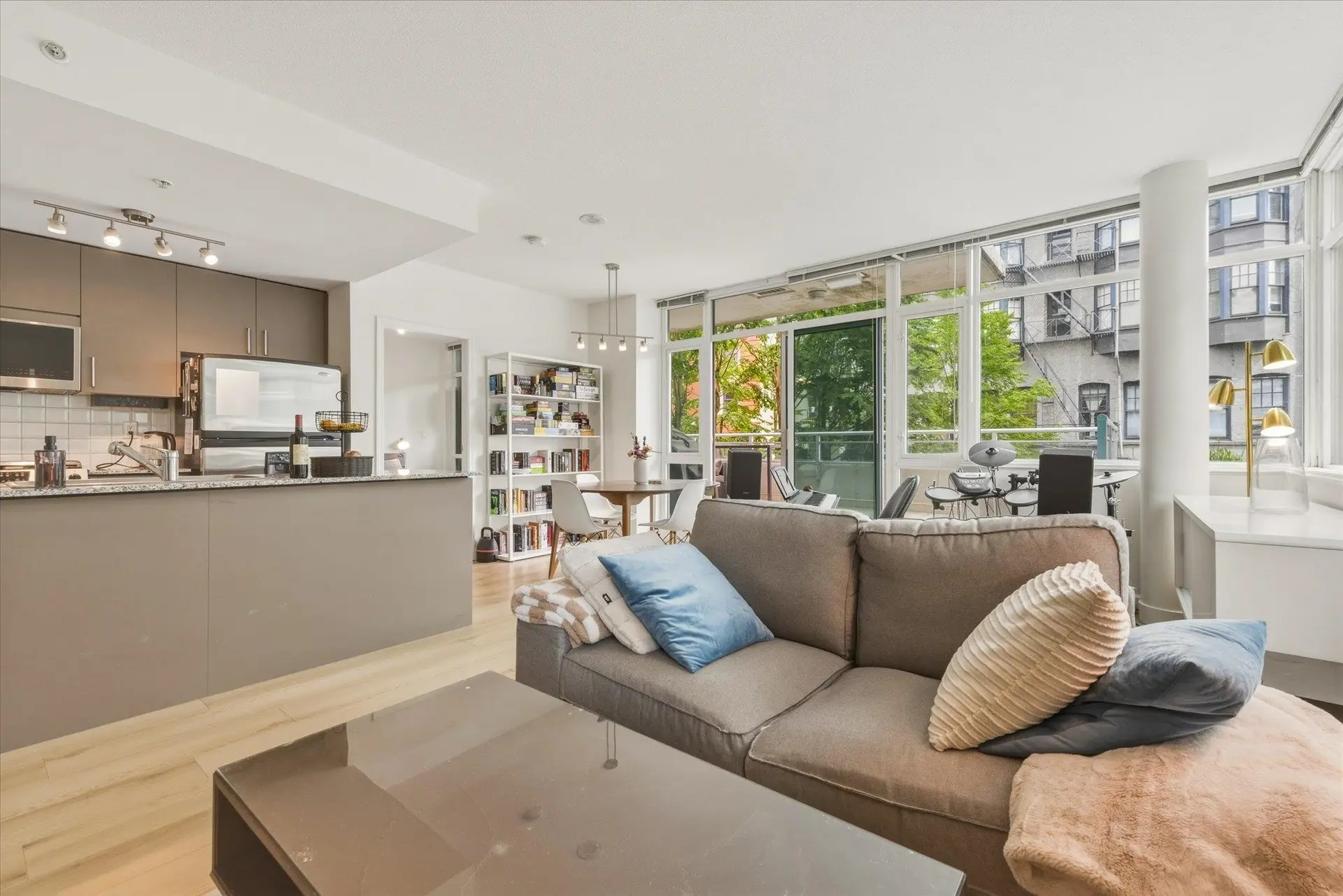 Property at #303 100 E Esplanade, North Vancouver, BC