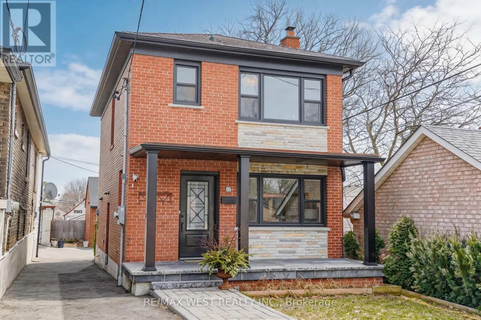 11 HELEN AVENUE - Image 1