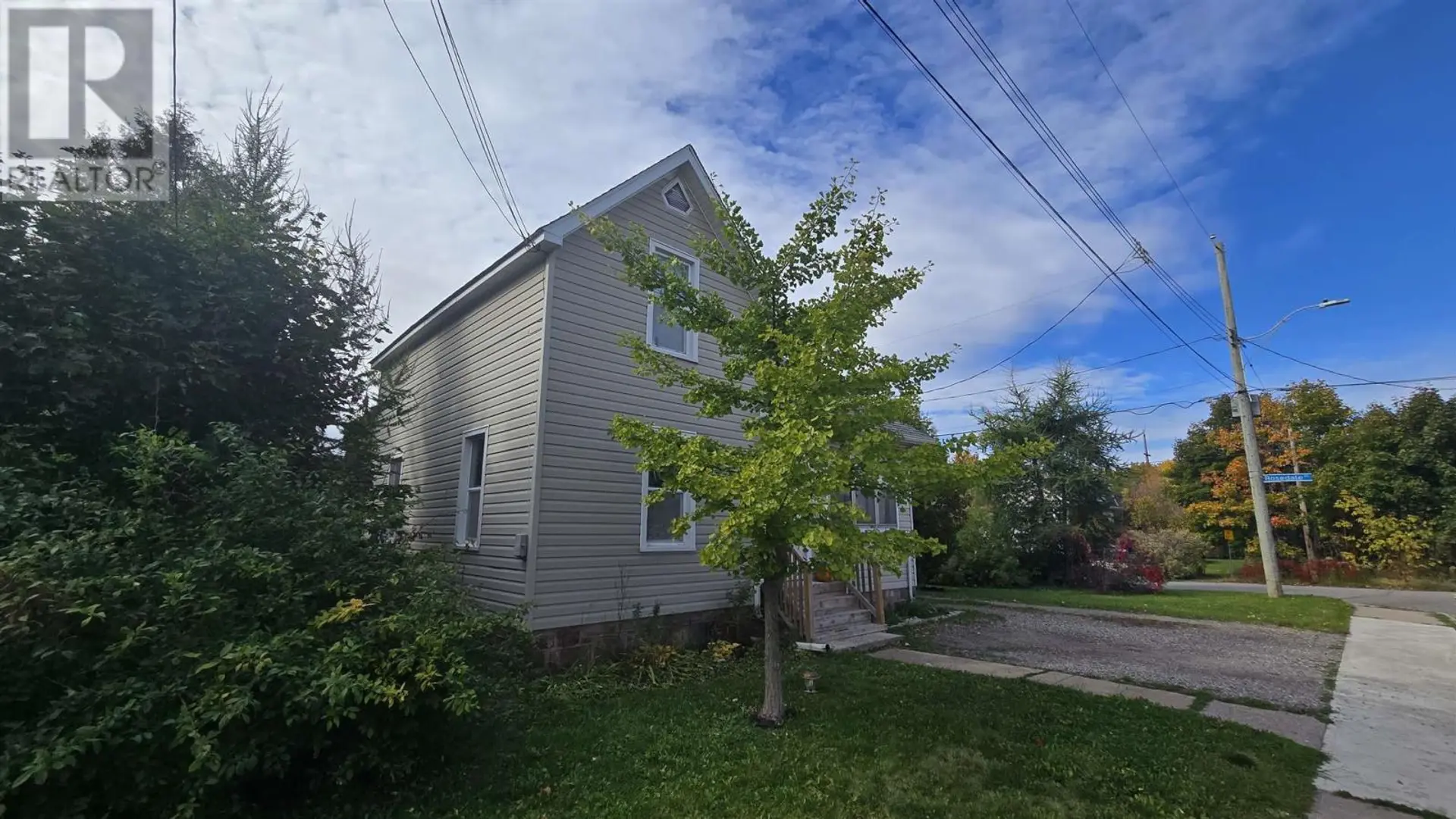 4 Lansdowne AVE - Image 3
