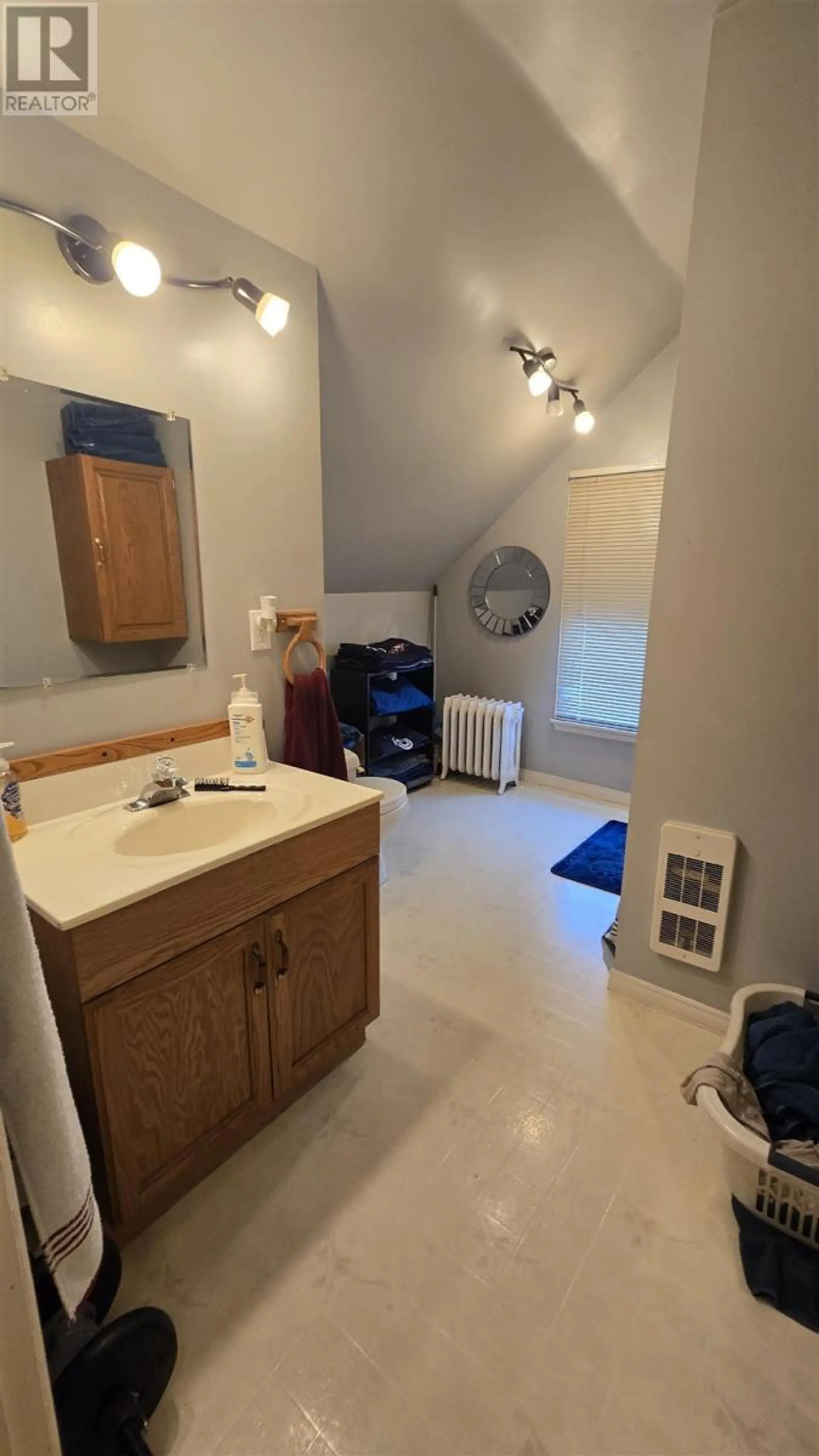 14 Abbott ST - Image 3