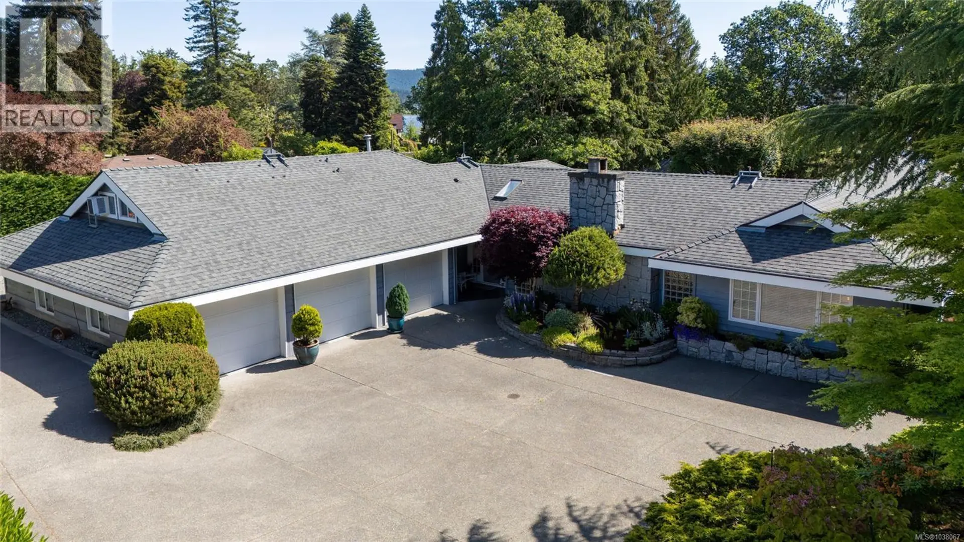 Property at 2221 Tarn Pl, Duncan, BC