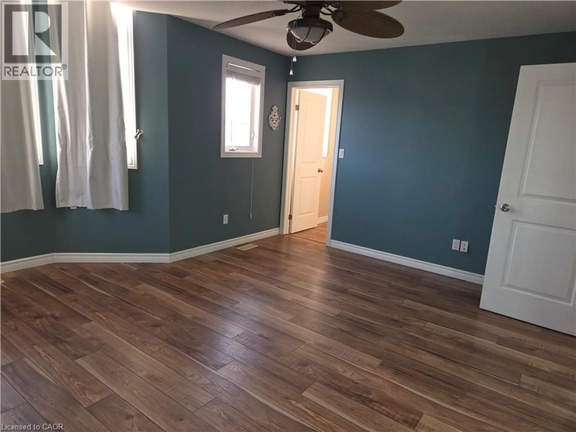 569 ALBERTA Avenue N - Image 12