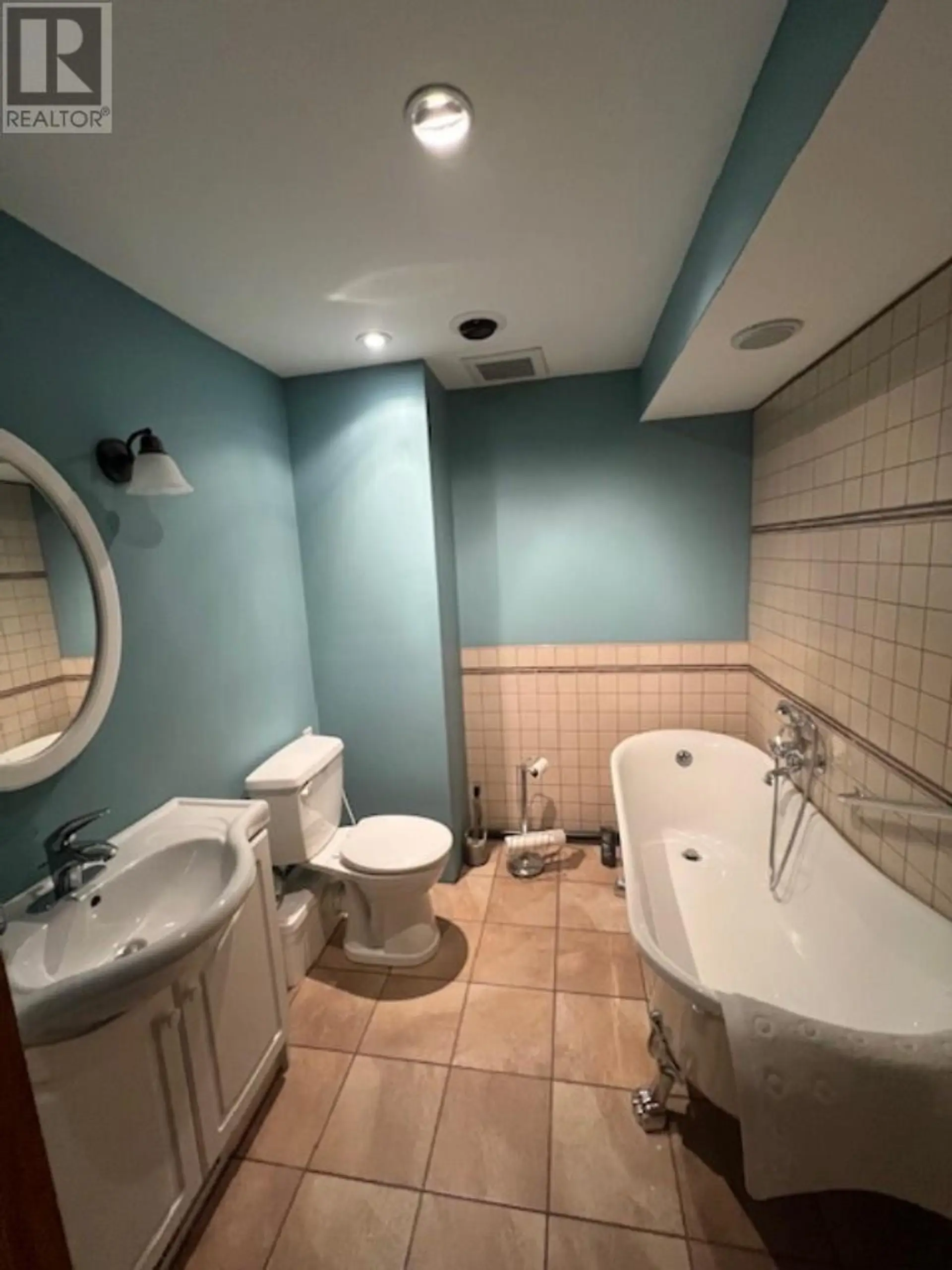 1 Fifth Avenue South - Image 11