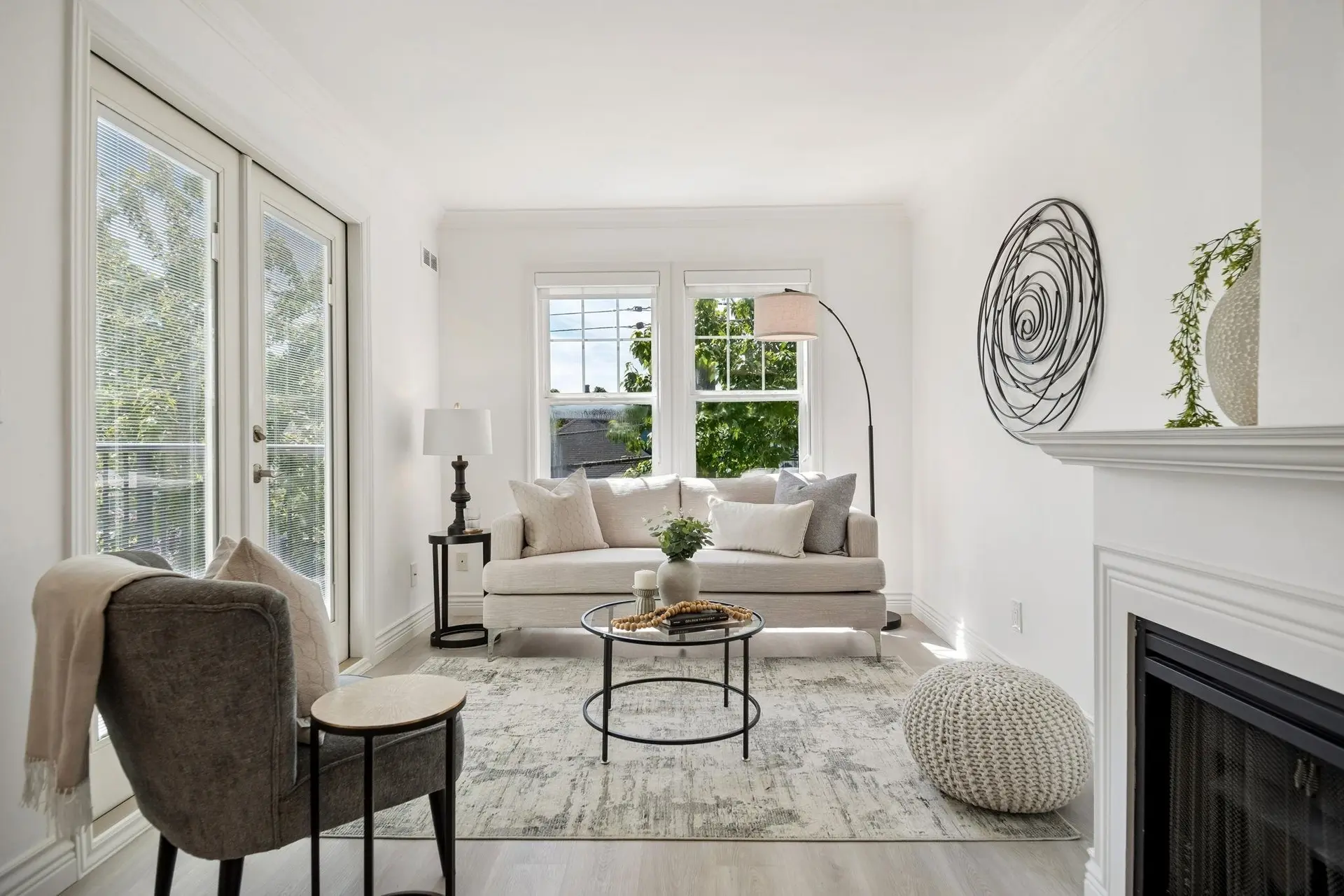 #305 962 W 16th Avenue - Image 3