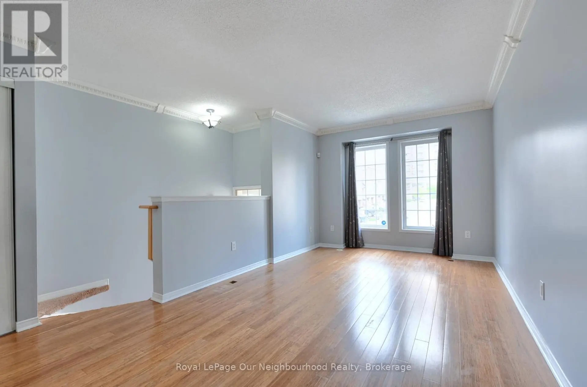 #96 50 STRATHAVEN DRIVE - Image 2