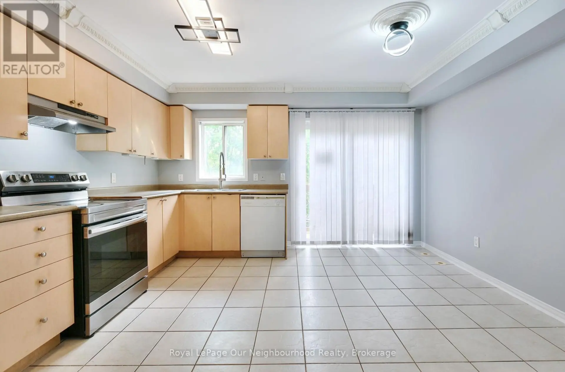 #96 50 STRATHAVEN DRIVE - Image 3