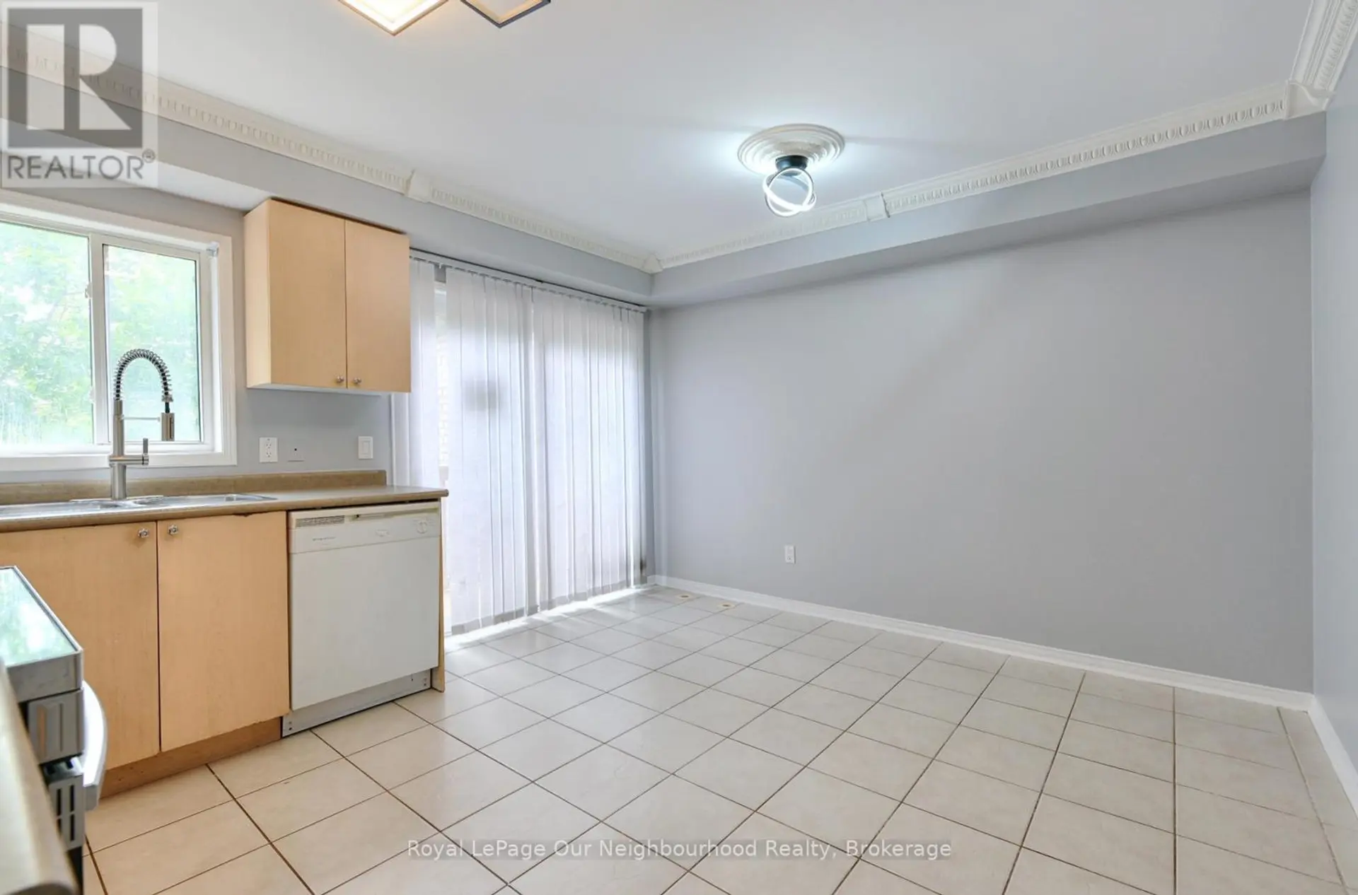 #96 50 STRATHAVEN DRIVE - Image 4