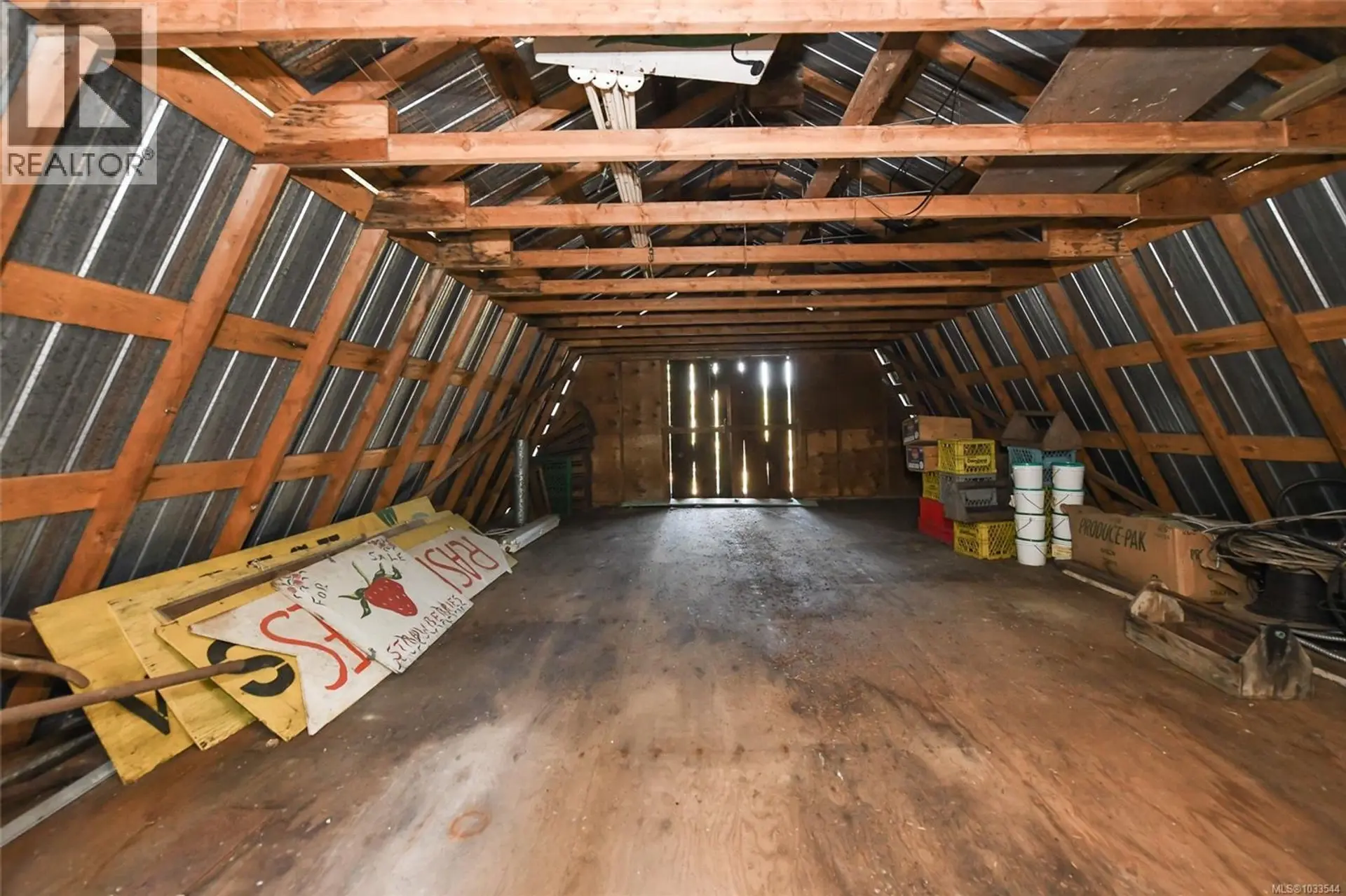 5835 Island Hwy N - Image 10