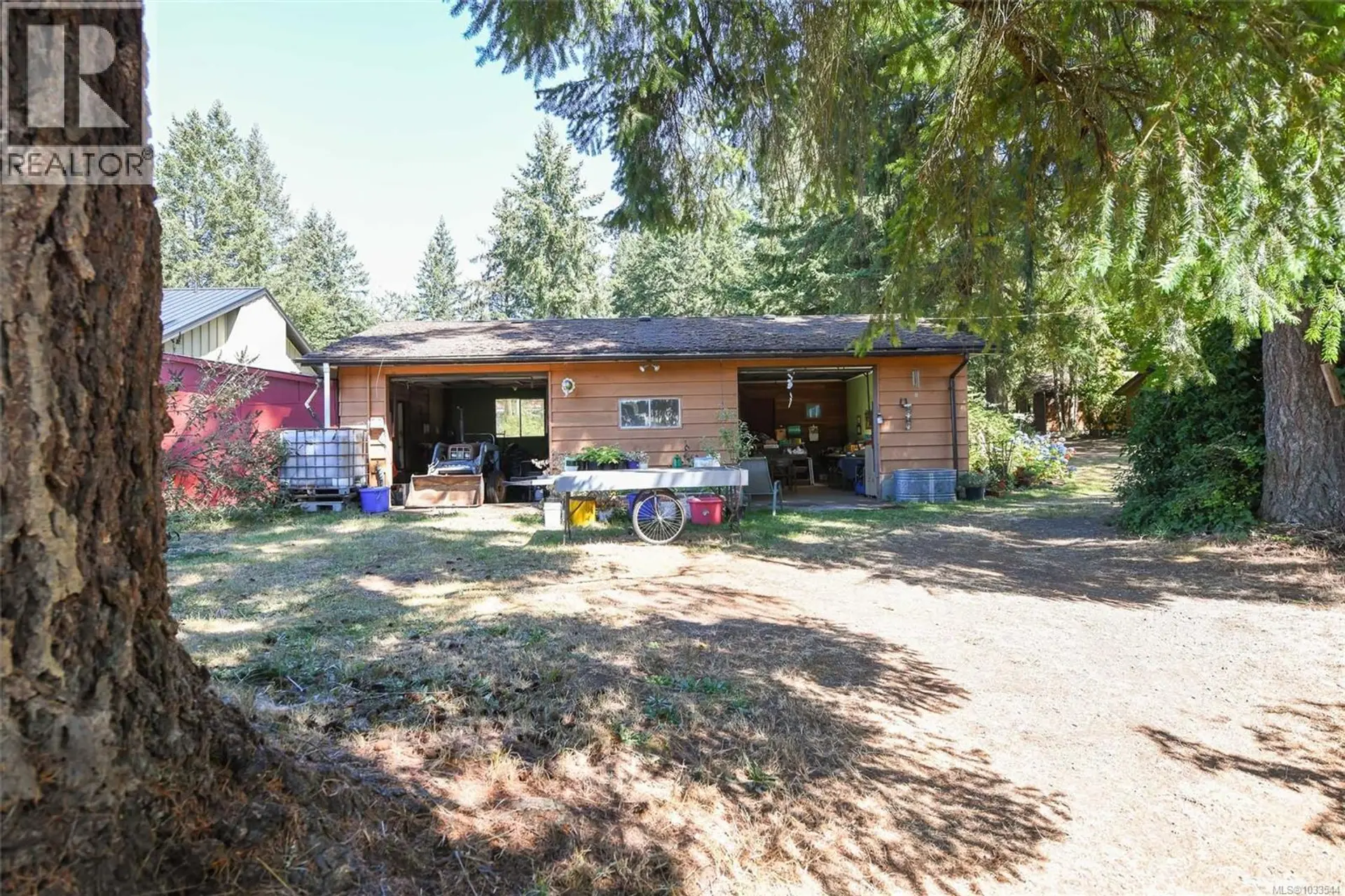 5835 Island Hwy N - Image 11