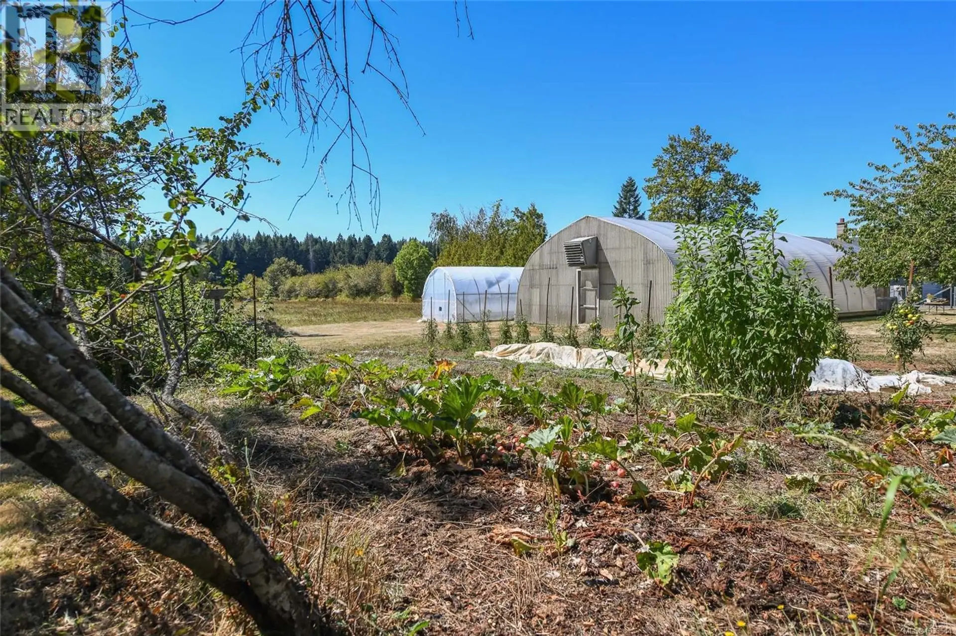 5835 Island Hwy N - Image 14