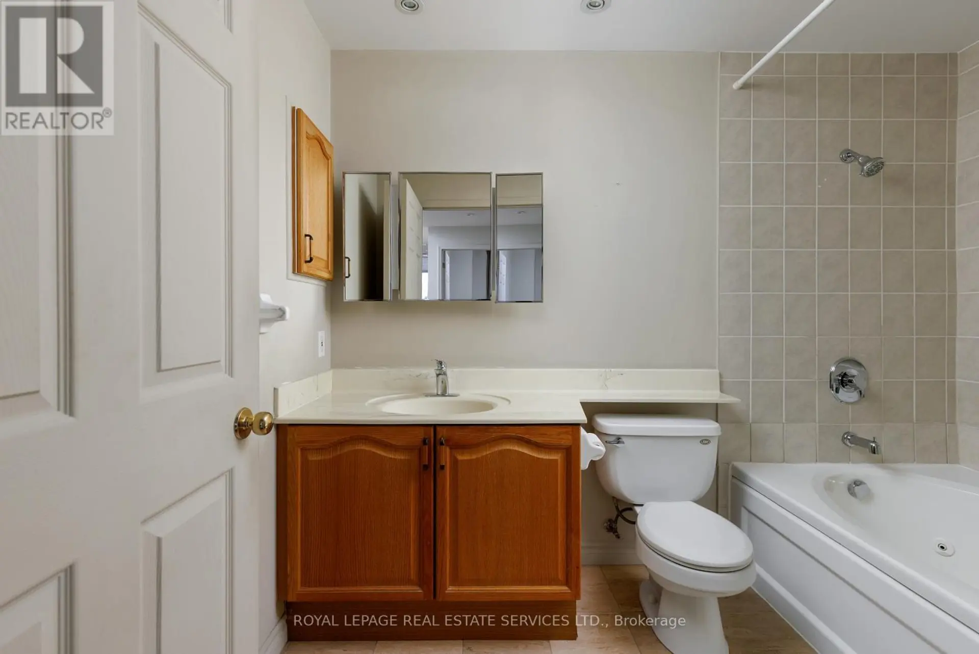 #305 935 ROYAL YORK ROAD - Image 13