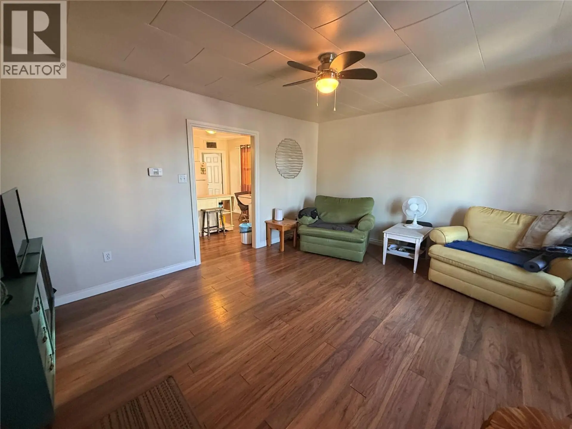 9008/9010 8 Street - Image 8