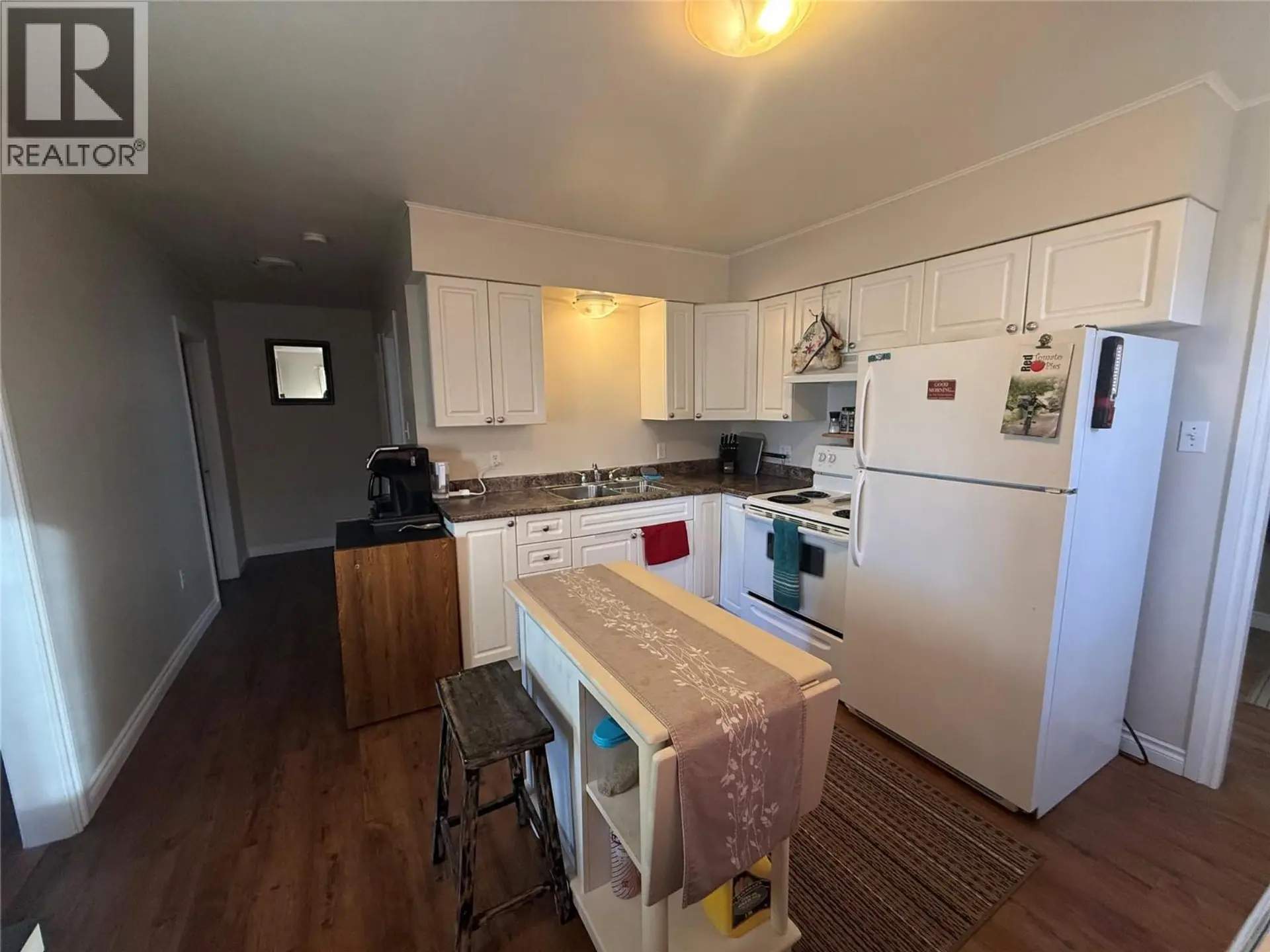 9008/9010 8 Street - Image 3