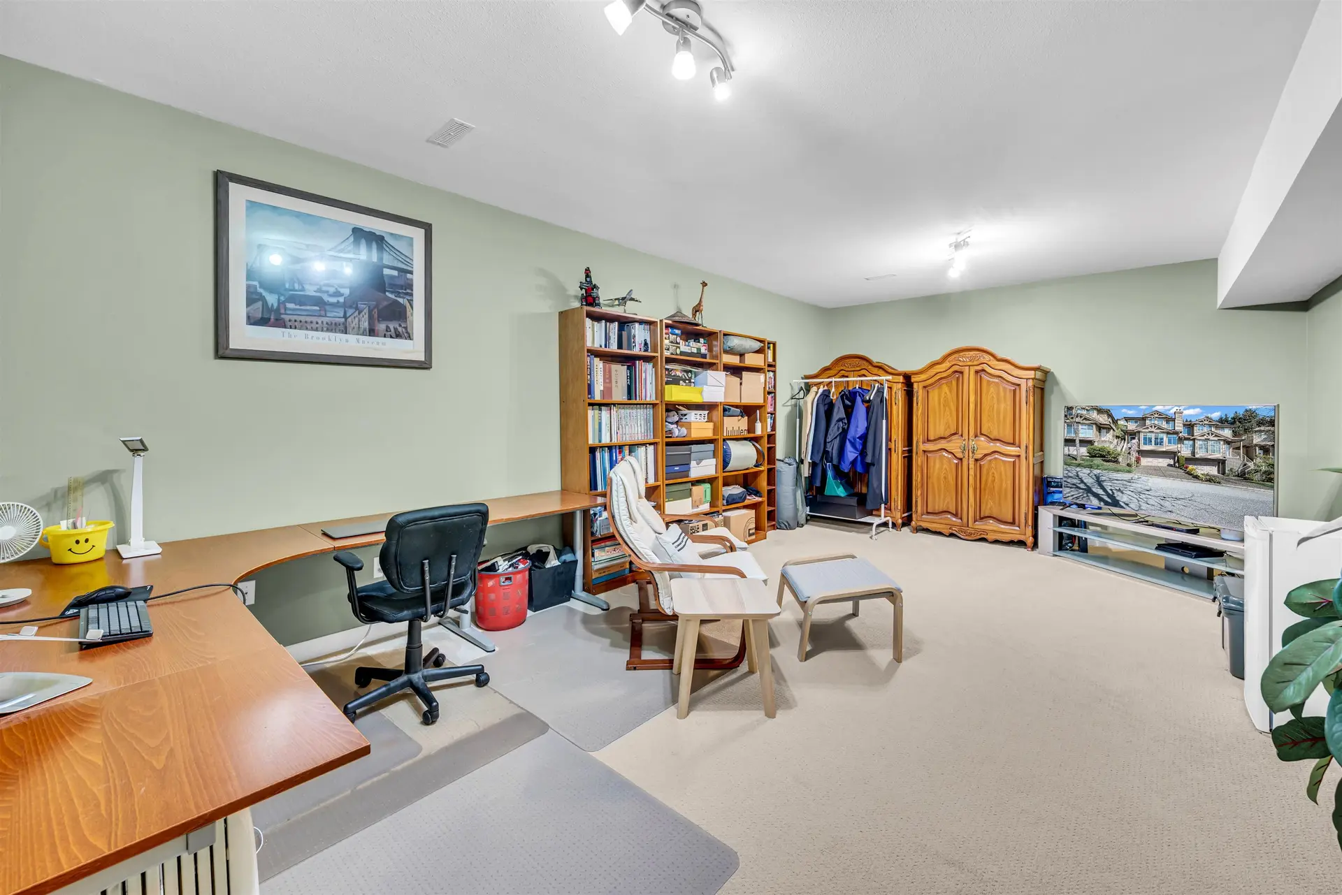 #142 2979 Panorama Drive - Image 17