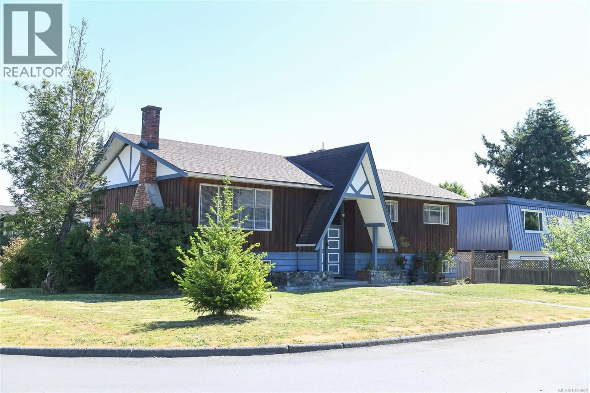 Property at 2029 Cedar Cres, Courtenay, BC