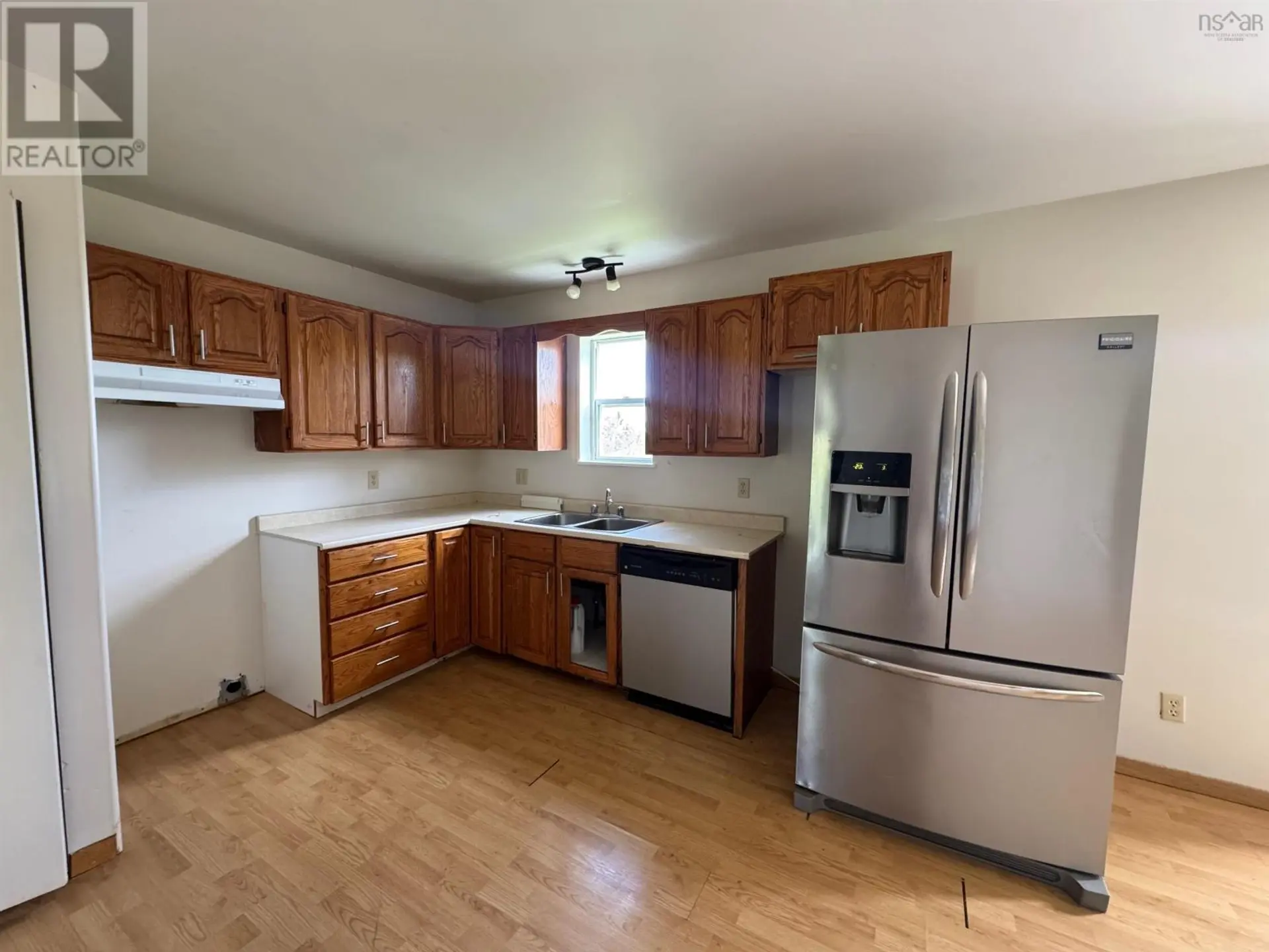 523/525 TRURO HEIGHTS Road - Image 9